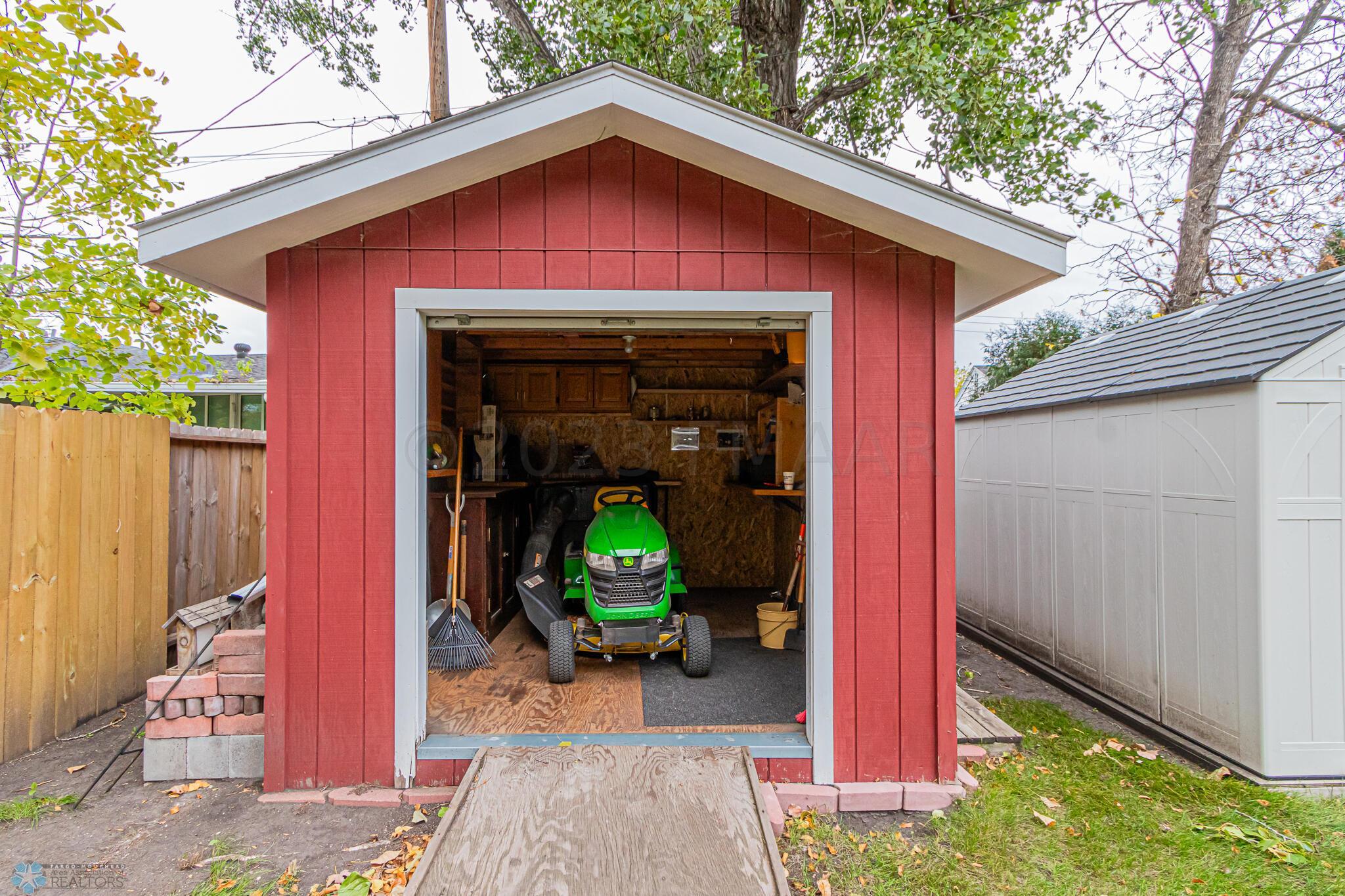 1830 7th St S, Fargo, ND 58103-41
