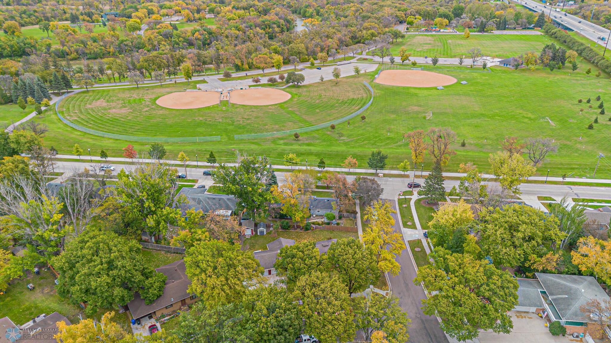 1830 7th St S, Fargo, ND 58103-52