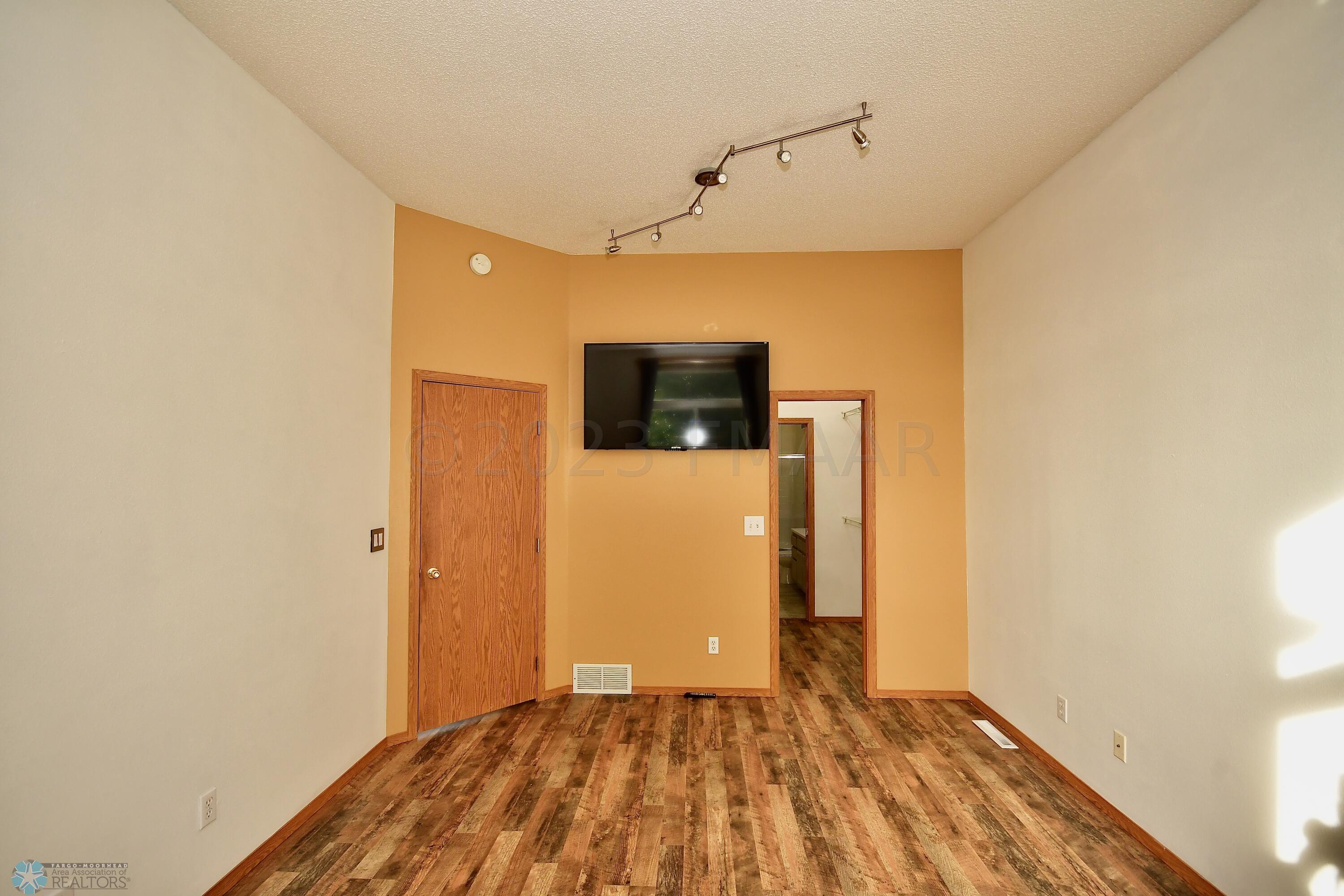 Primary Bedroom - Upper