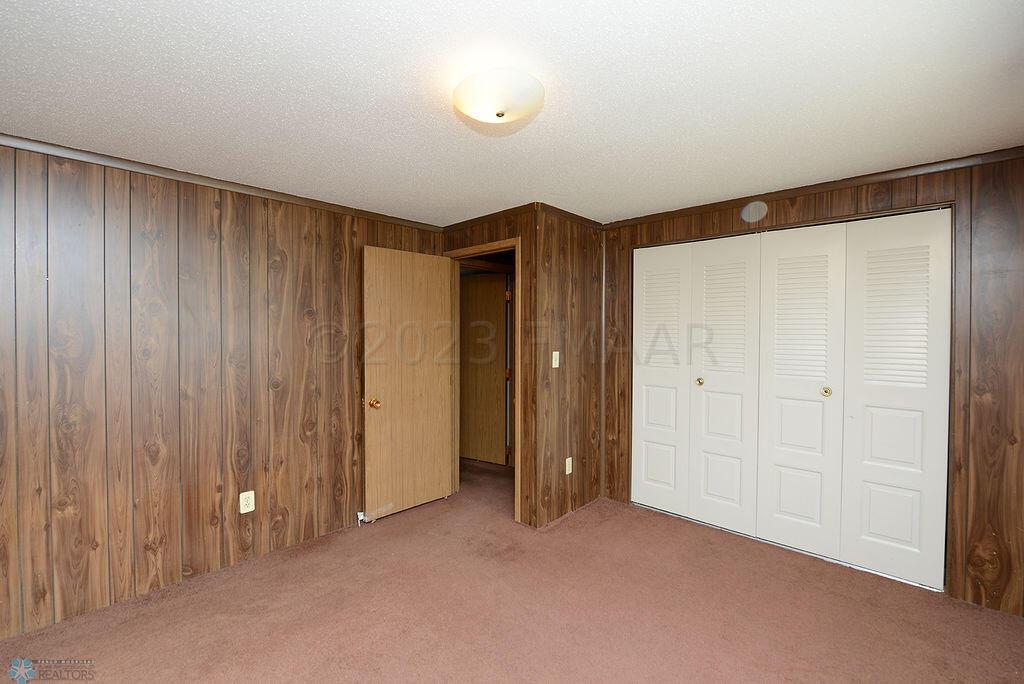 bedroom 3 closet