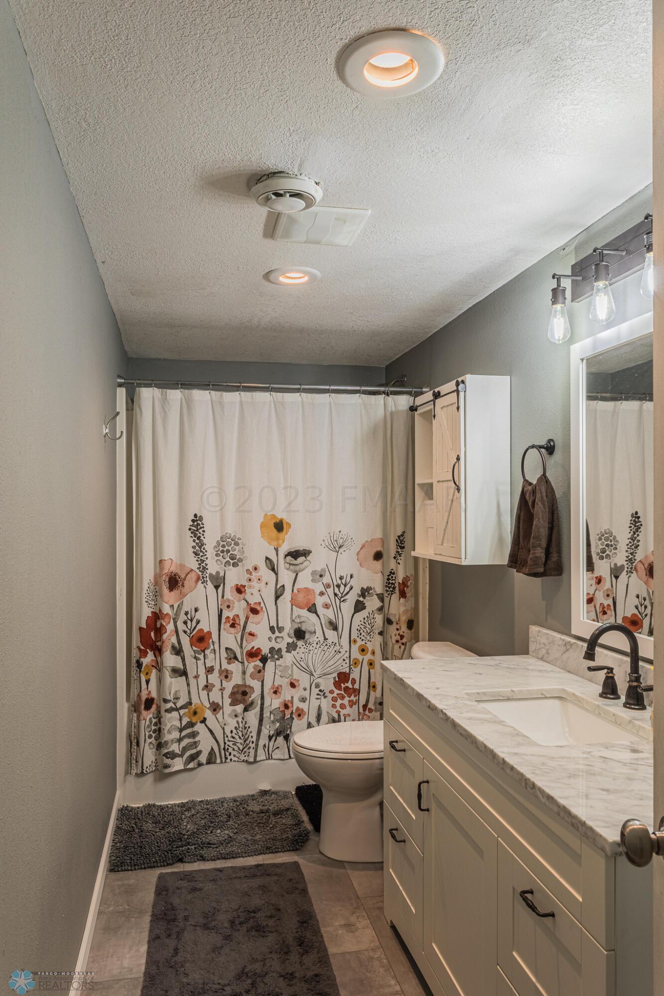 416_Ridge_Crest_Dr-12