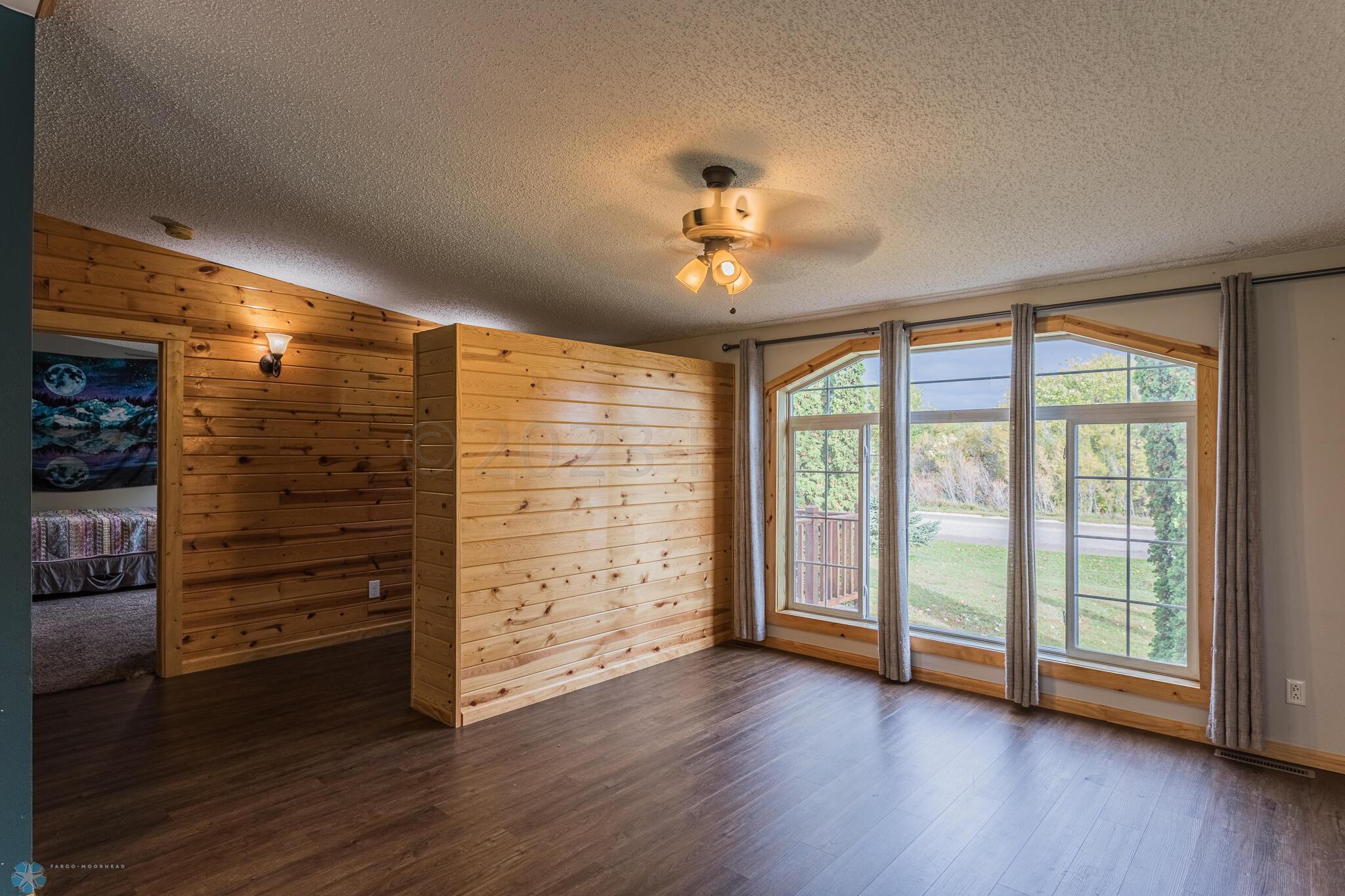 416_Ridge_Crest_Dr-26