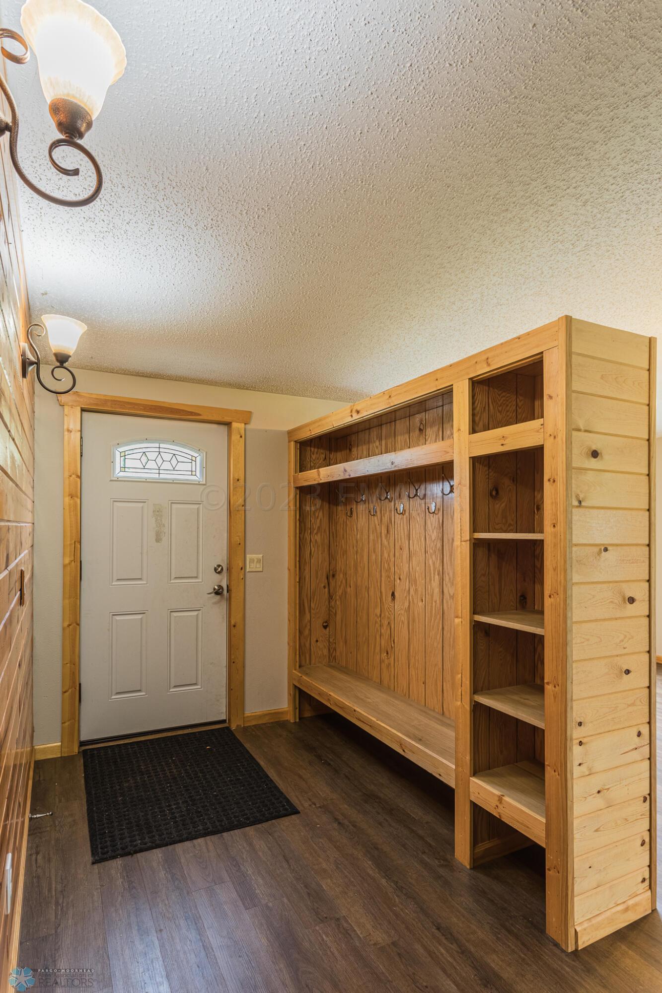 416_Ridge_Crest_Dr-27