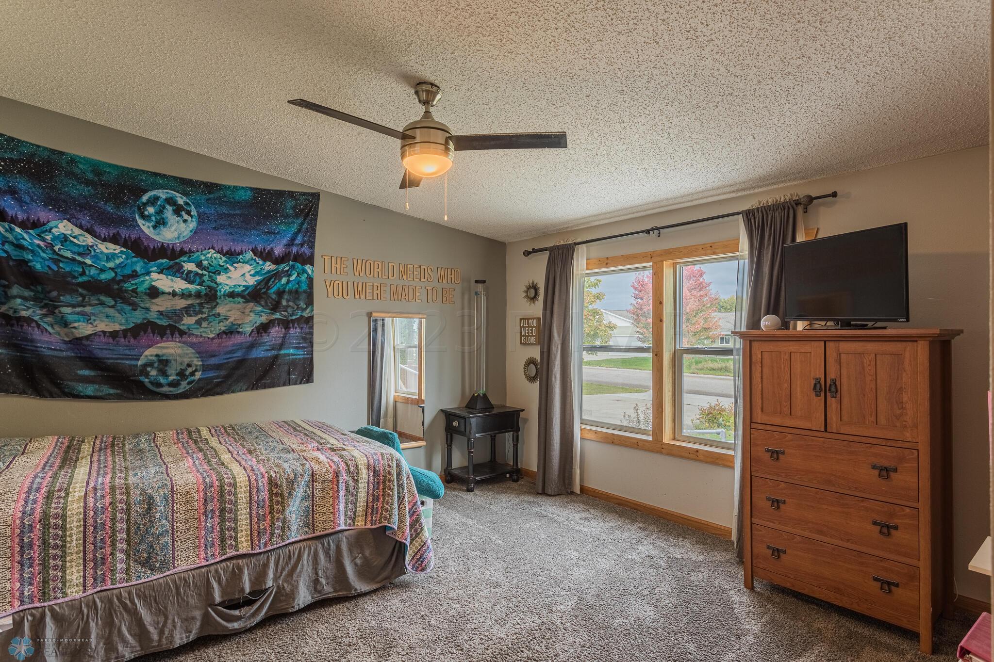 416_Ridge_Crest_Dr-28