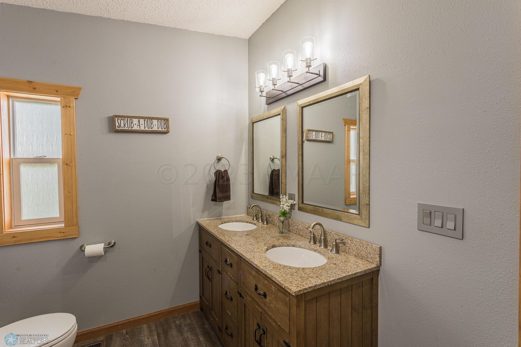416_Ridge_Crest_Dr-31