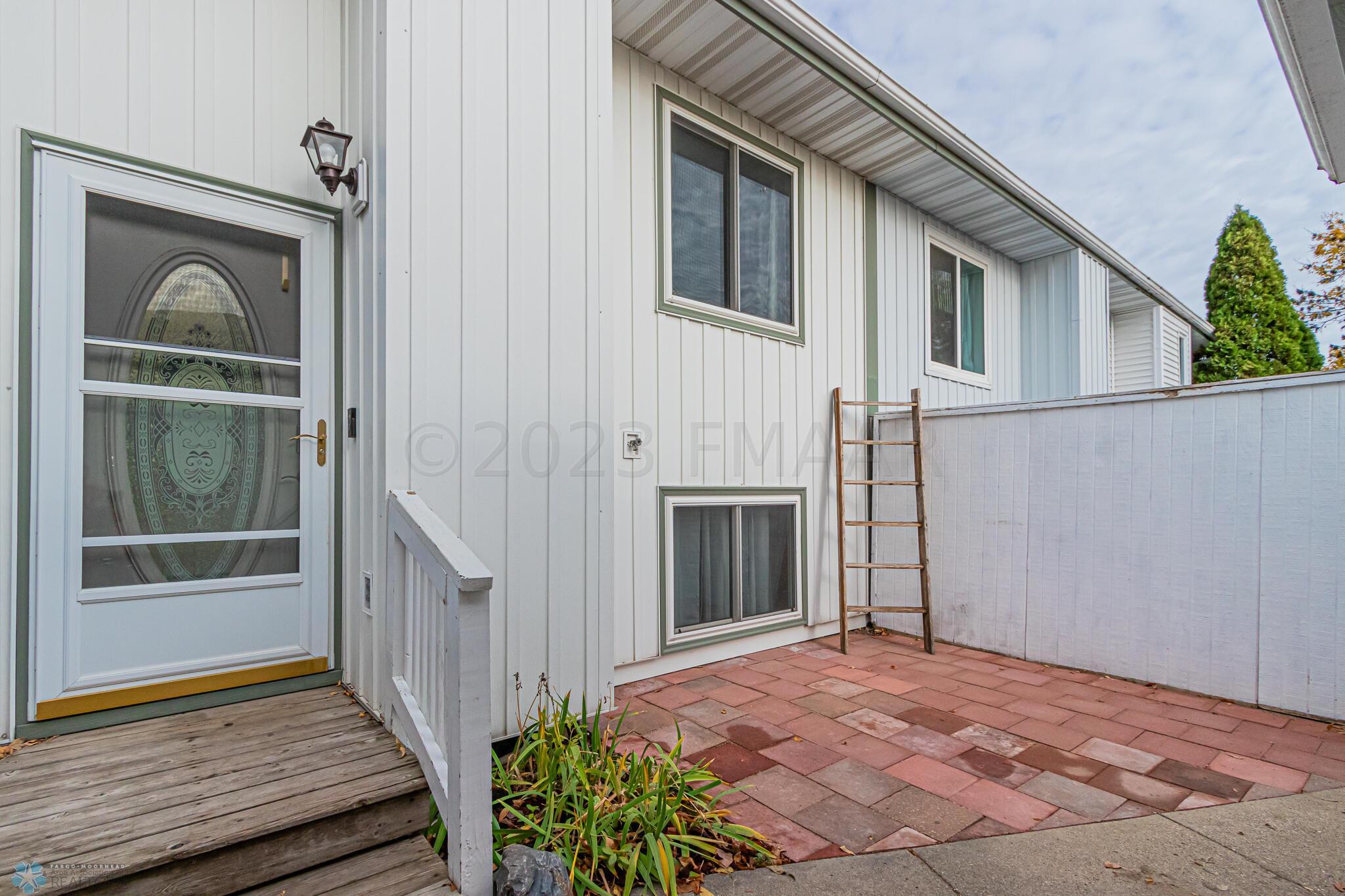 Exterior_3