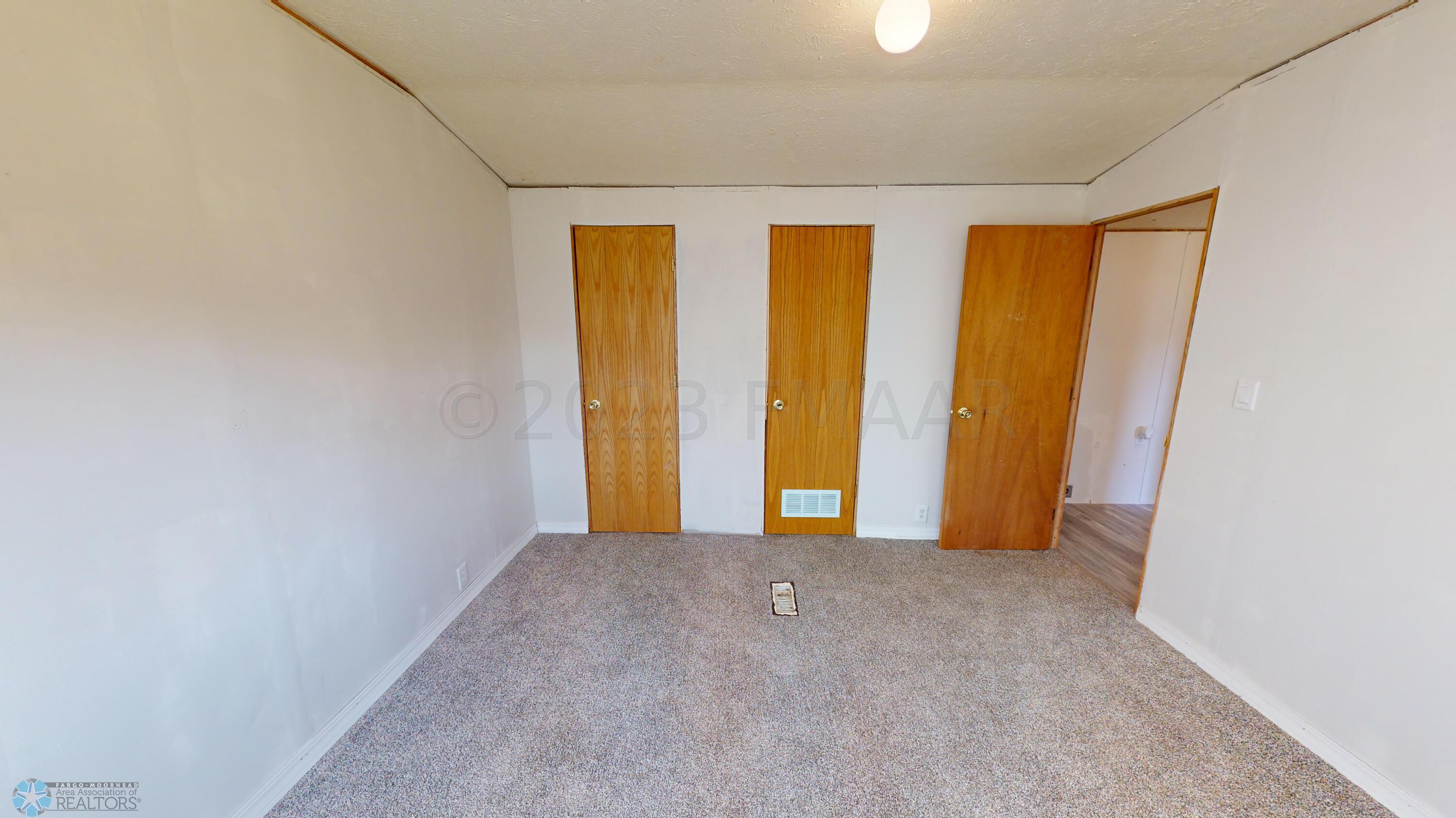 920-3-12-Ave-E-10232023_162848