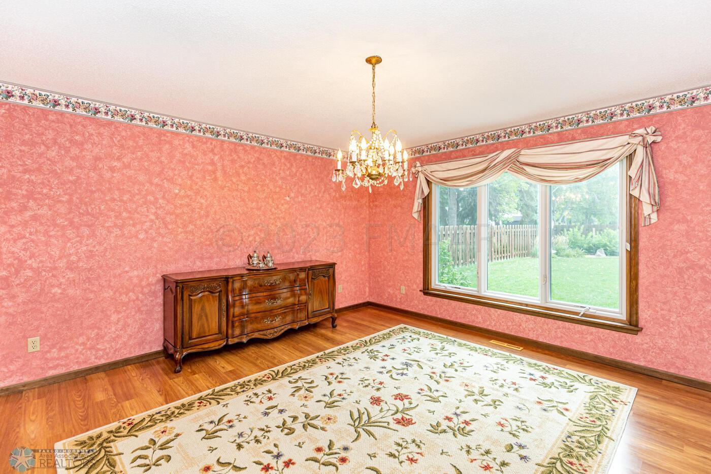 Formal Dining