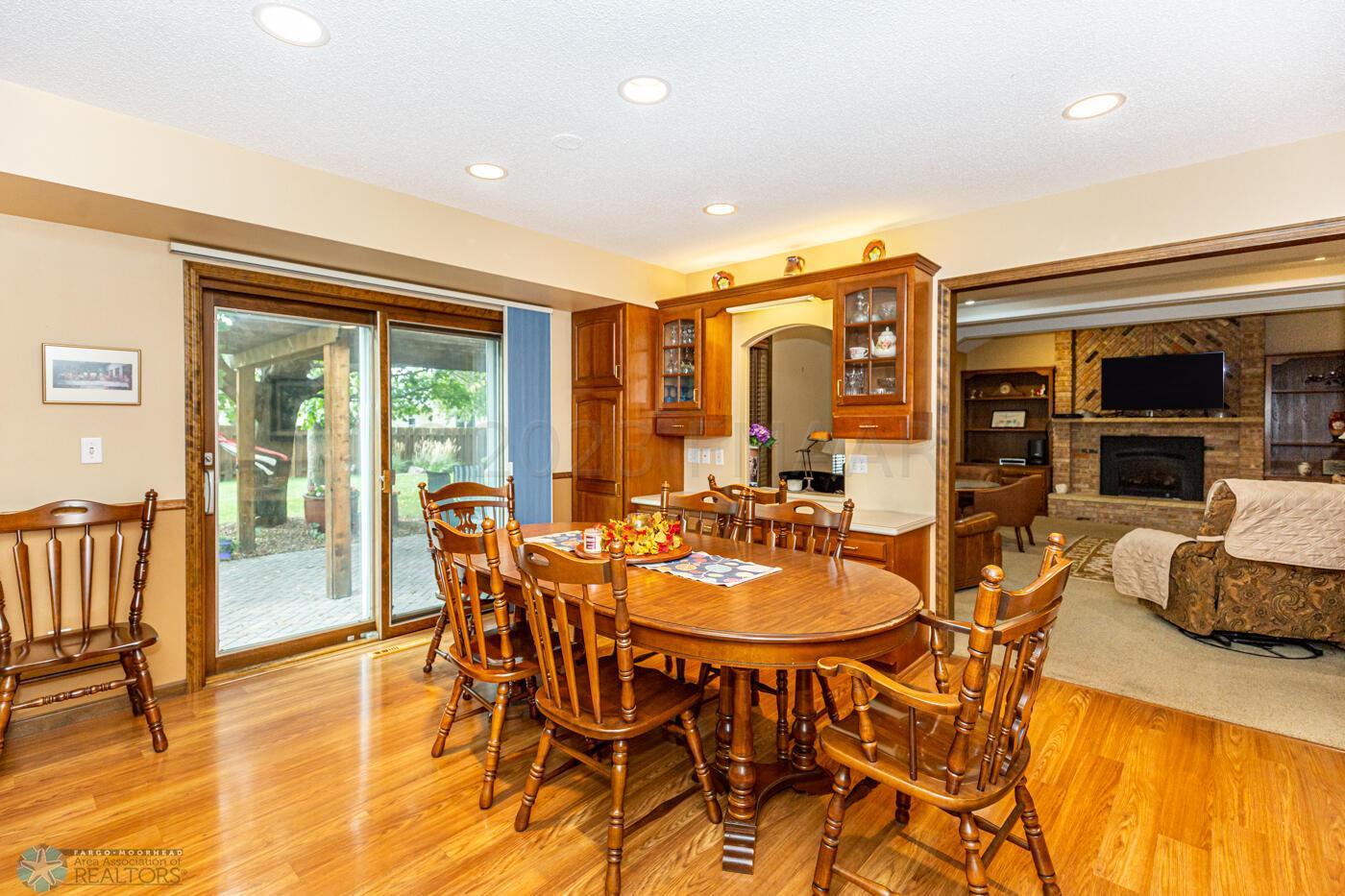 Kitchen Dining Area