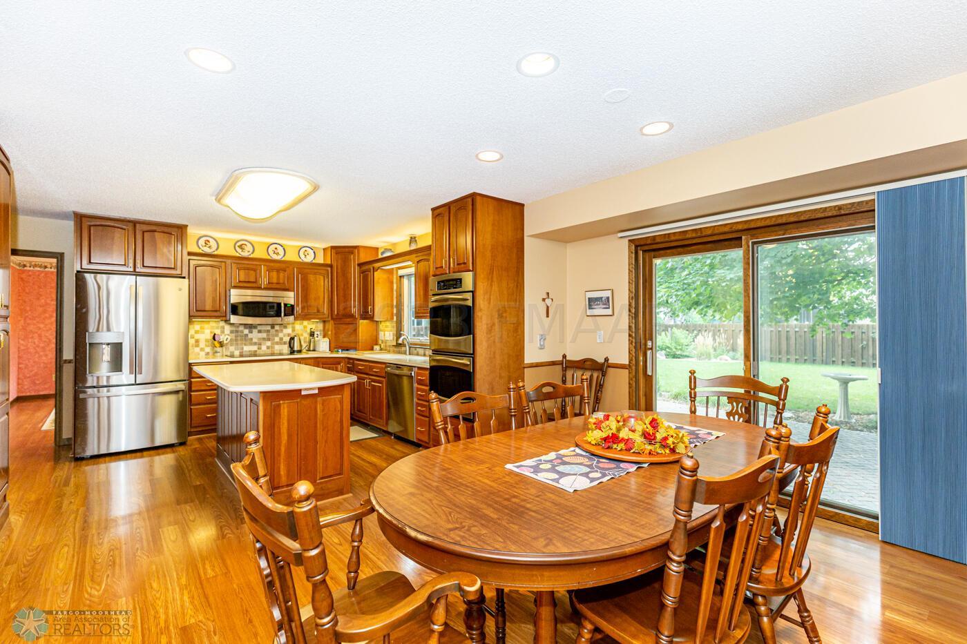 Kitchen Dining Area
