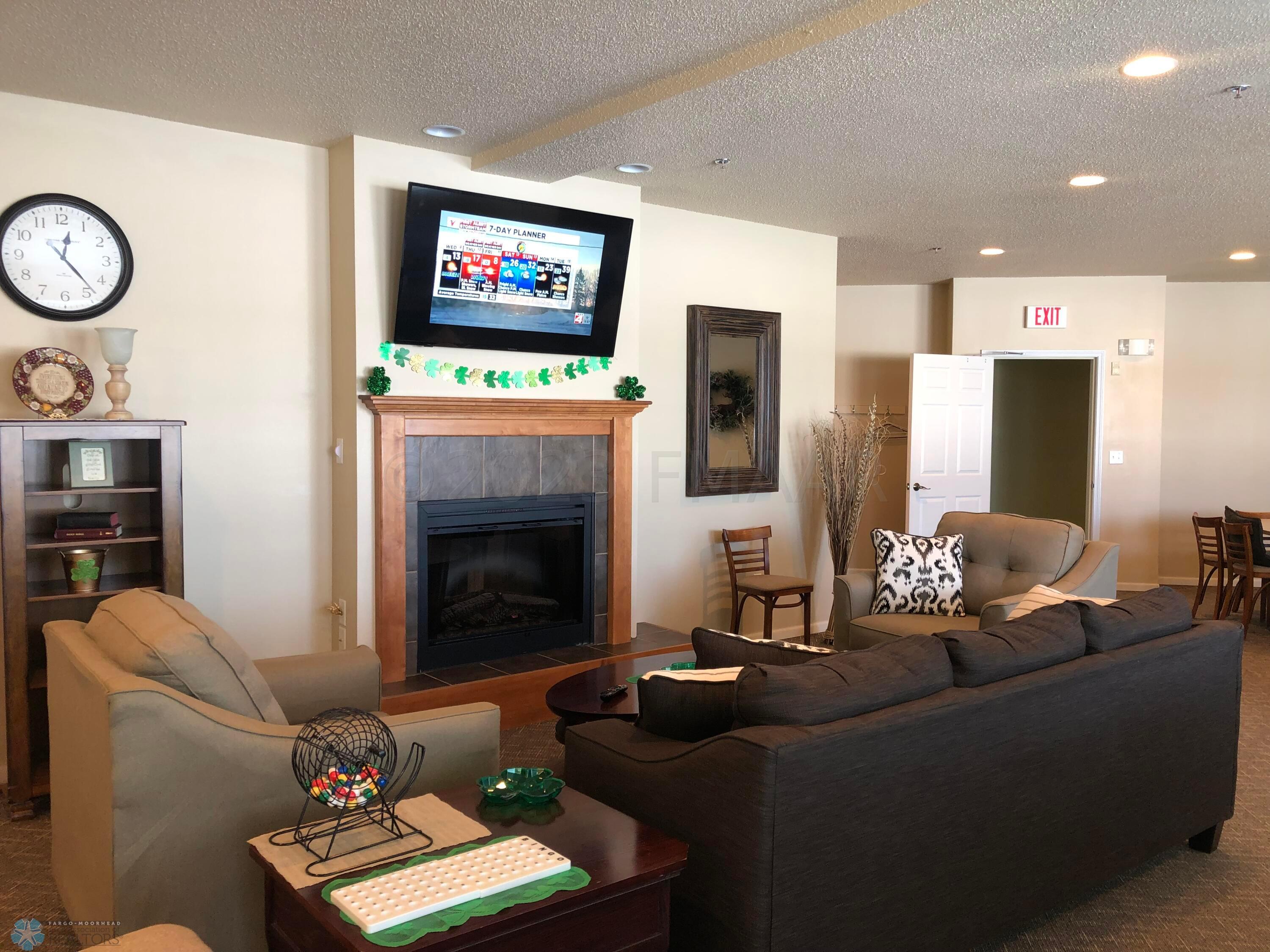 Community Room - Fireplace and Lounge