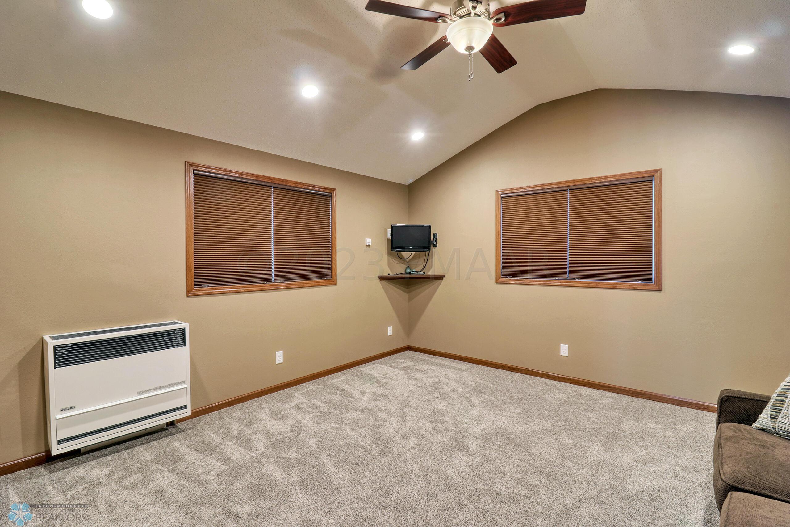 Familyroom1_0