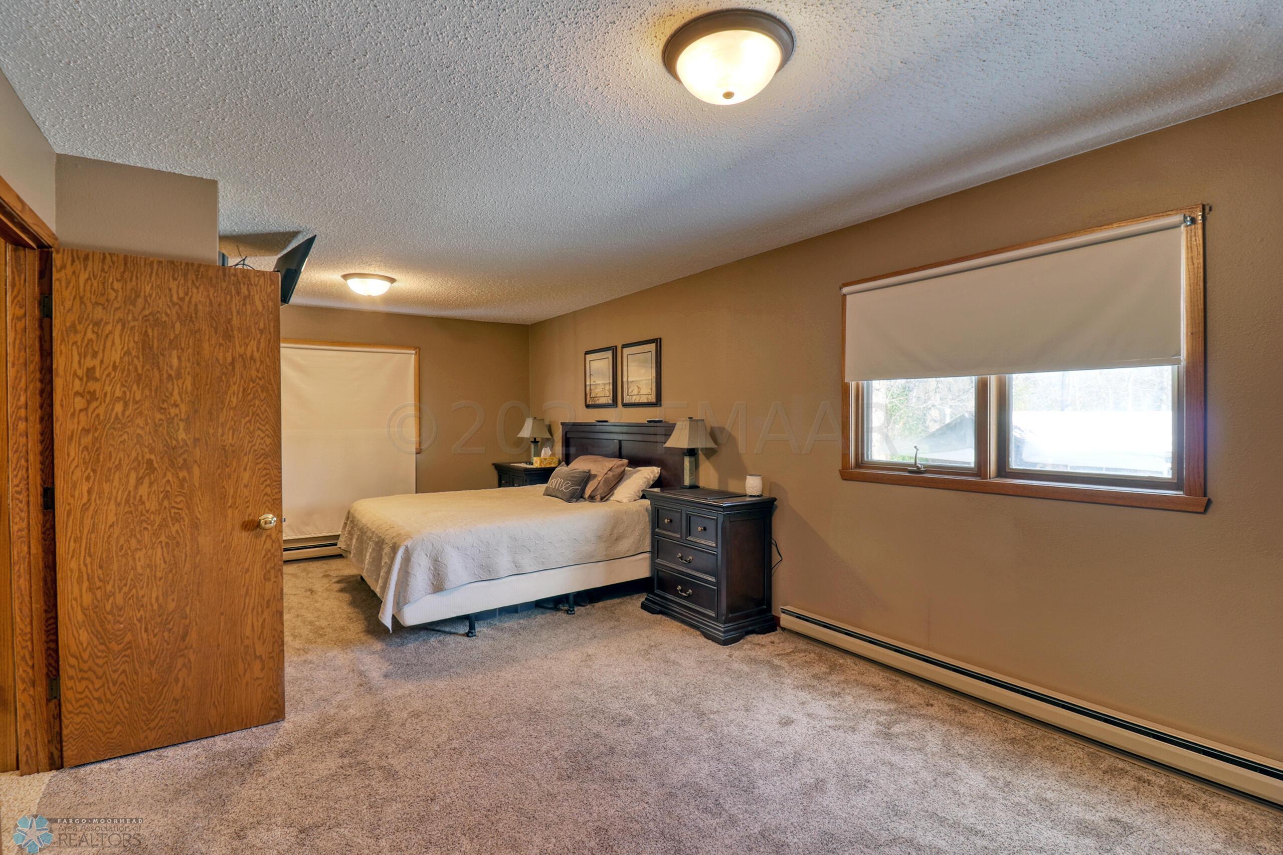 Primary Bedroom1_2
