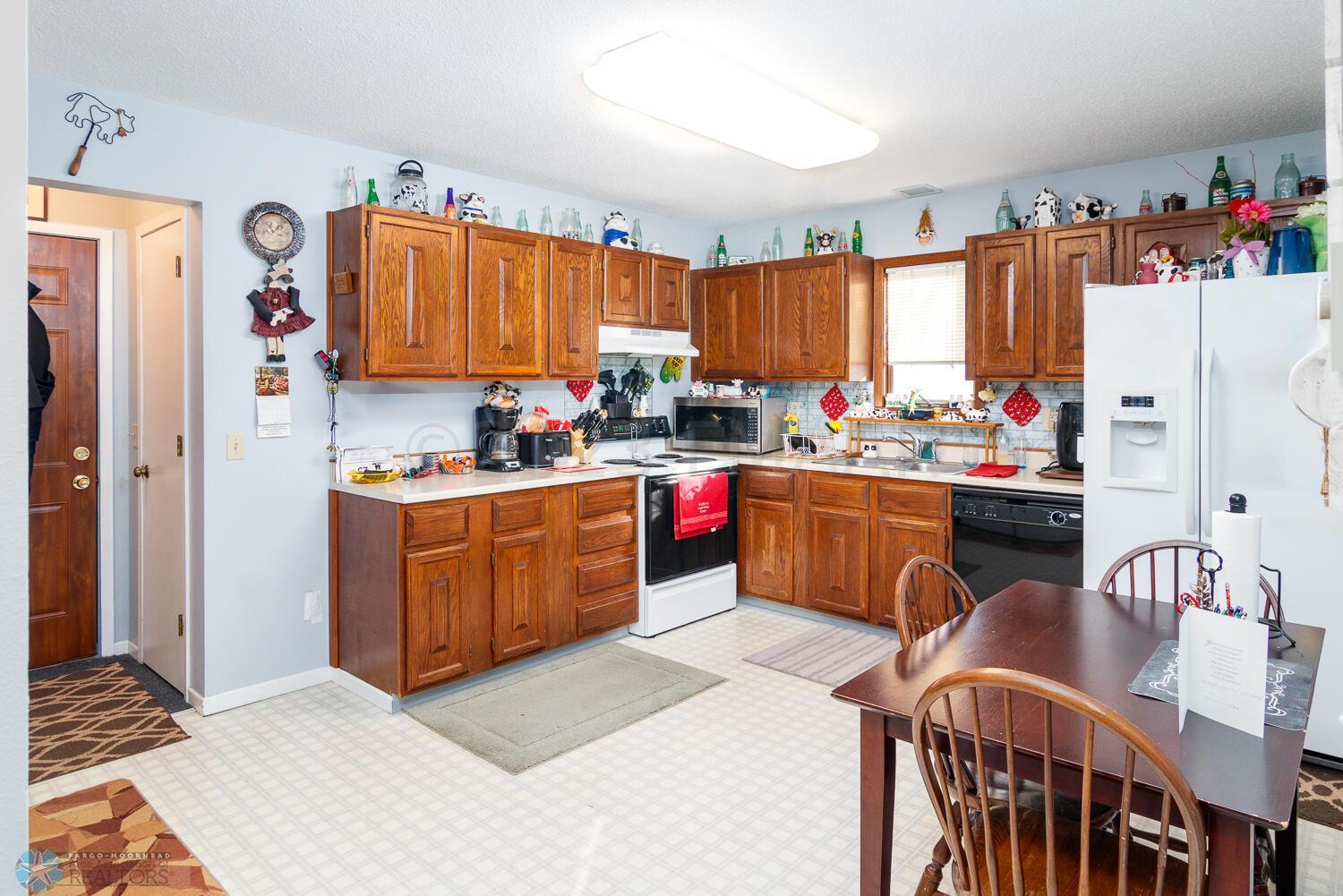 upper kitchen