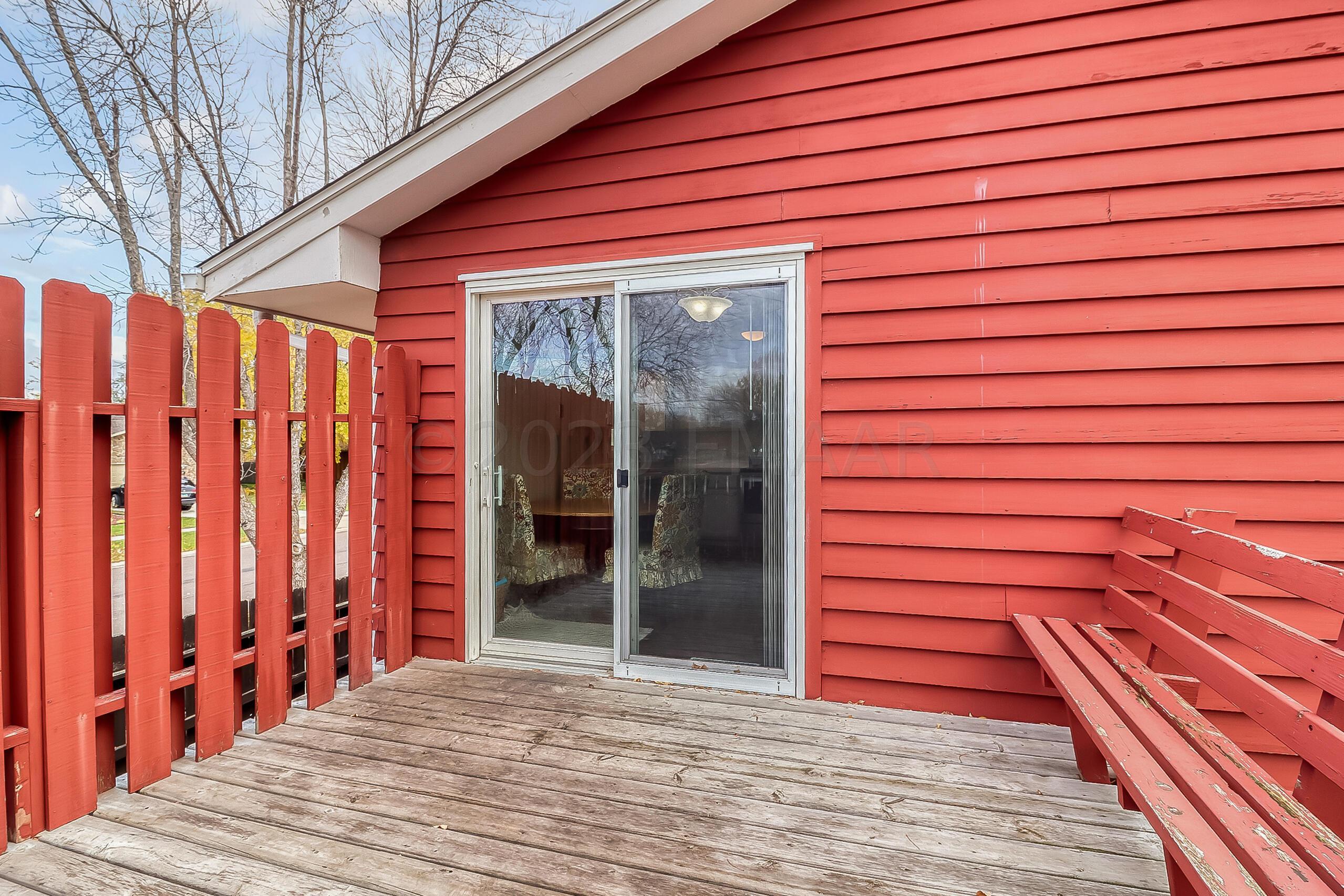 Backyard_deck1_1