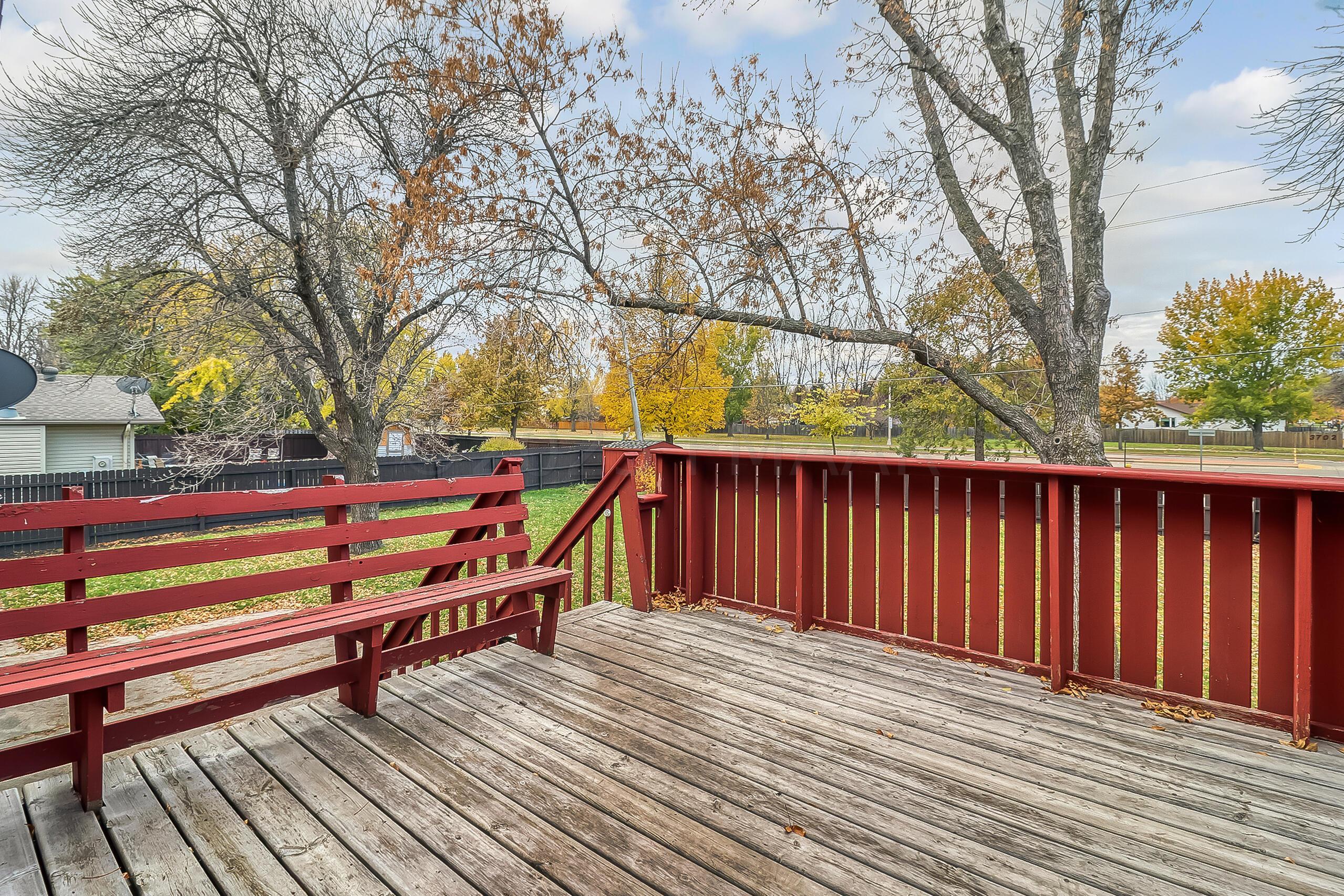 Backyard_deck1_2