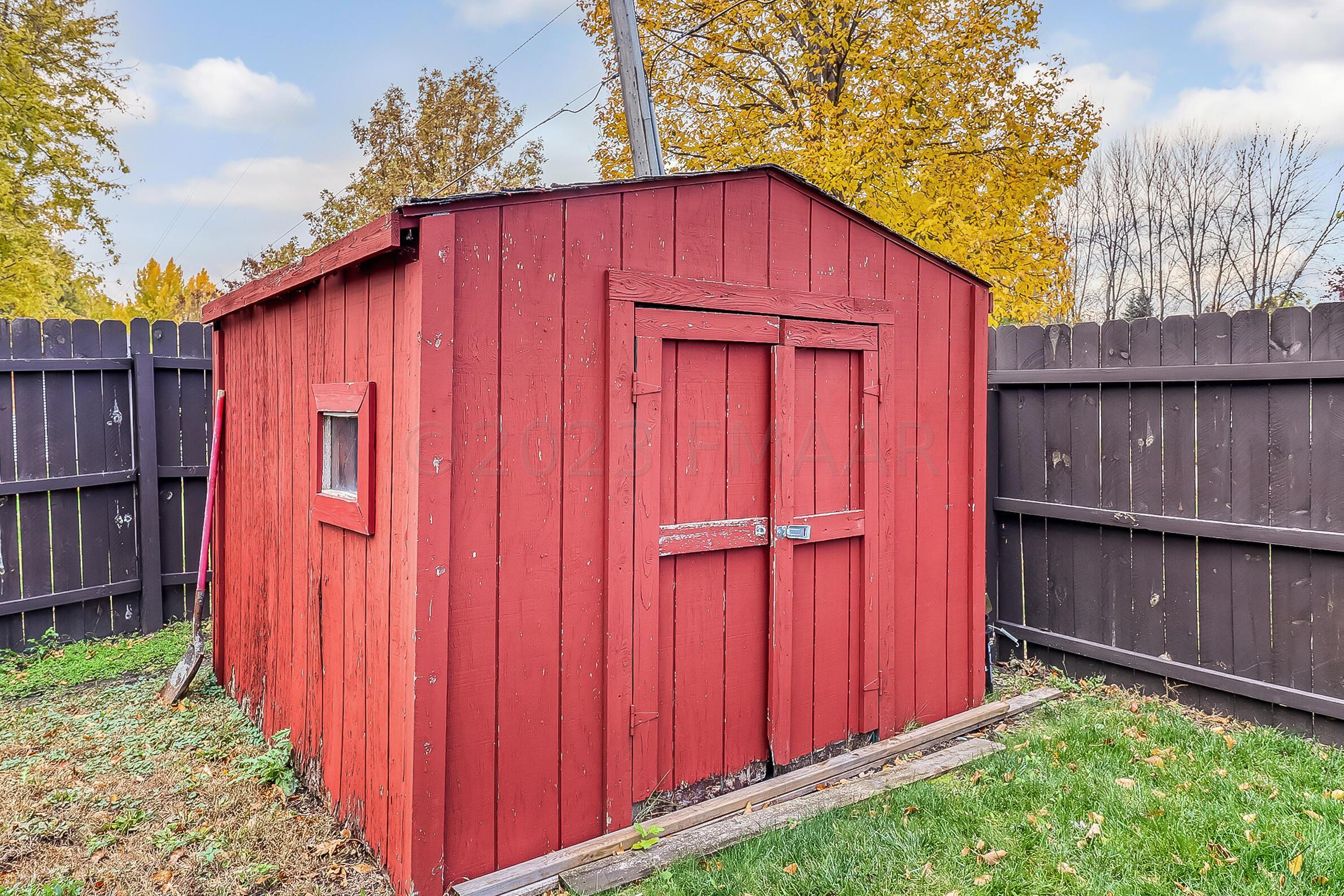 Backyard_shed
