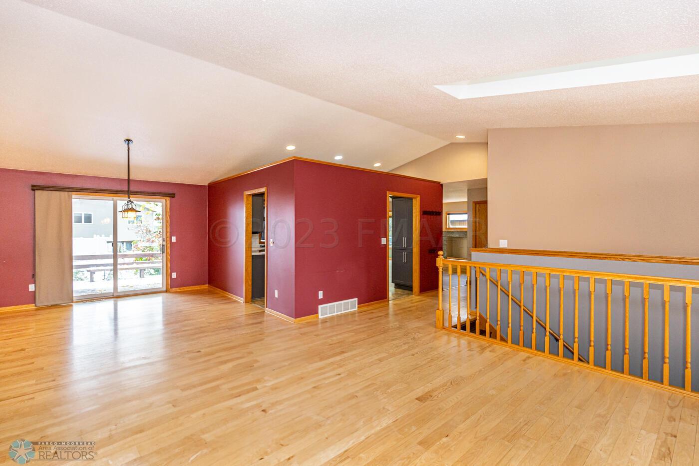 Living room/Dining area