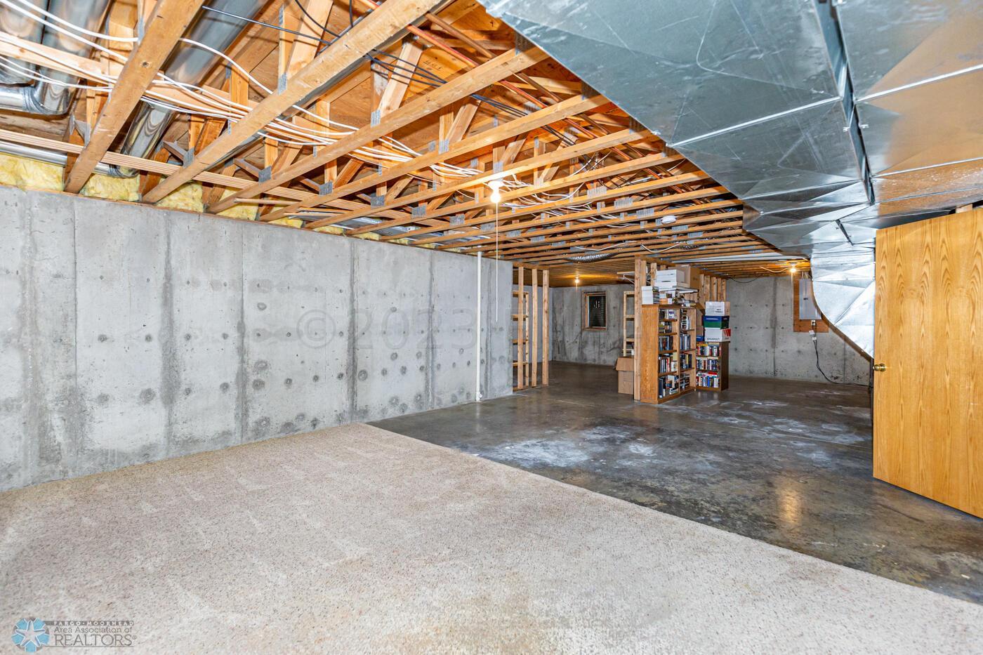 Unfinished area/utility room