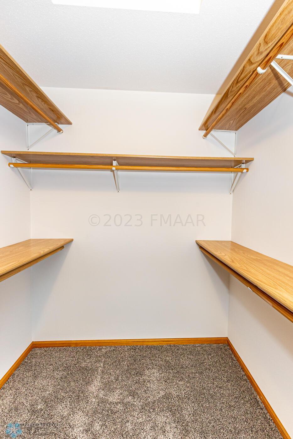 Walk-In-Closet