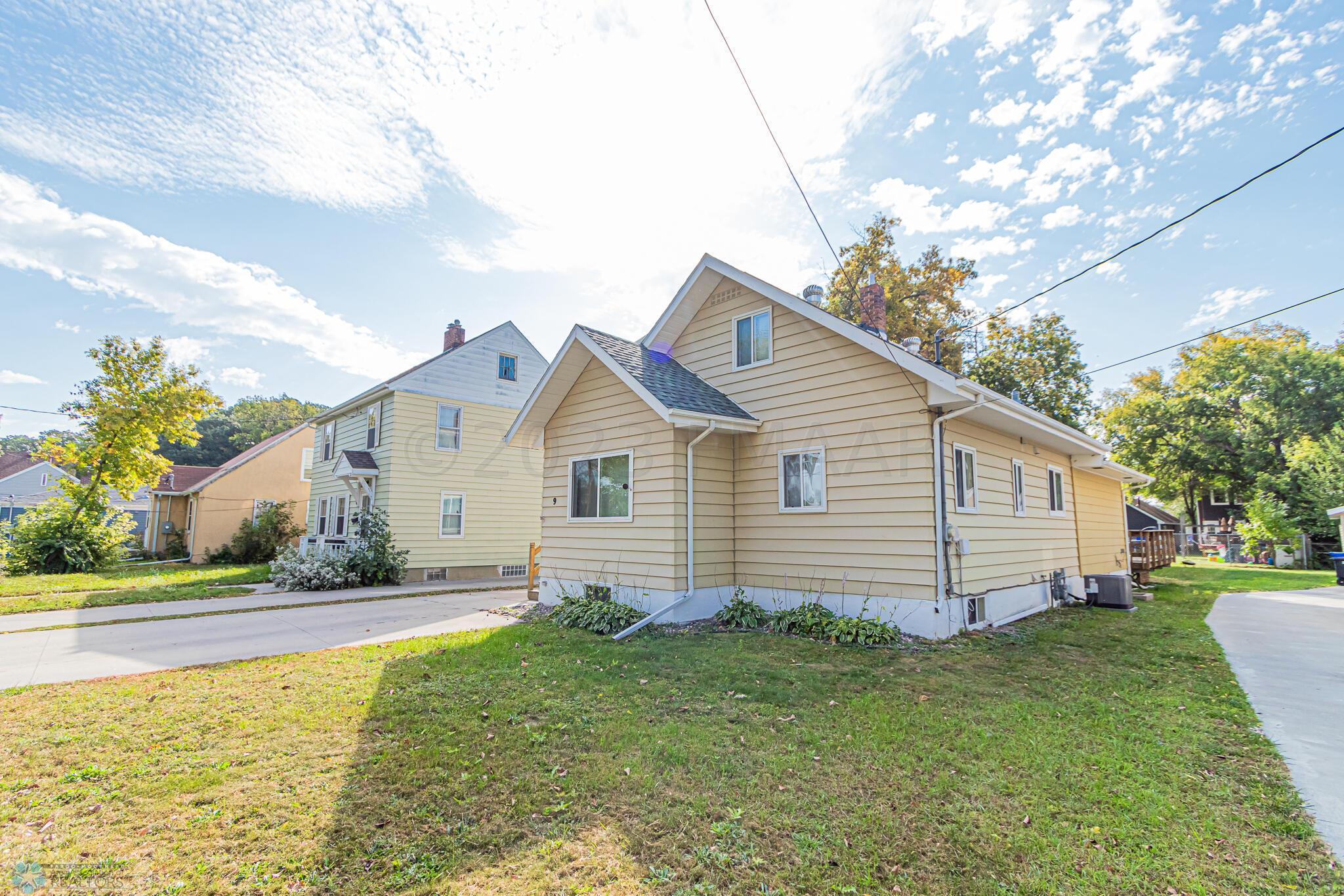 9 N Terrace N, Fargo, ND 58102-03