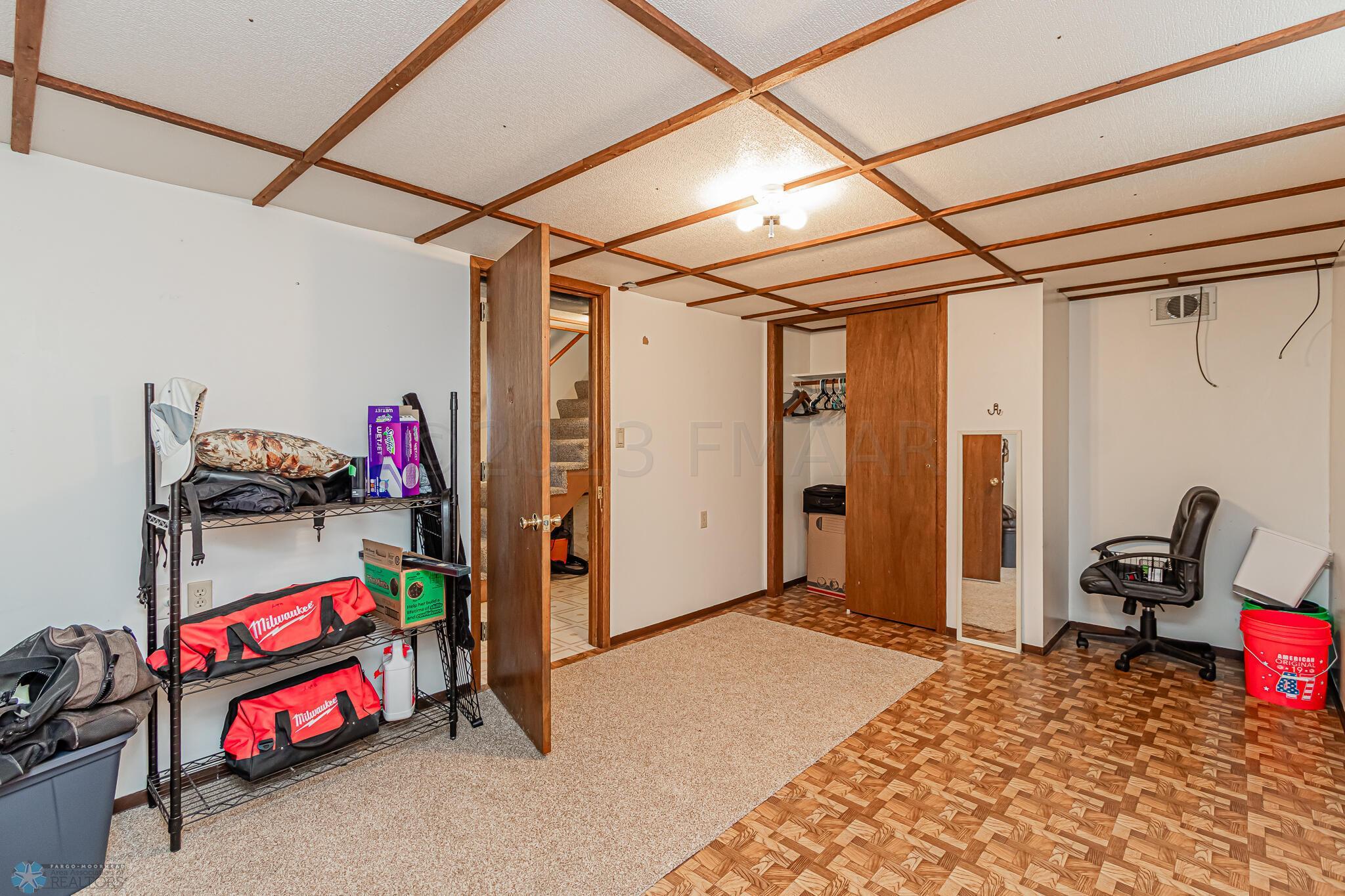 9 N Terrace N, Fargo, ND 58102-28