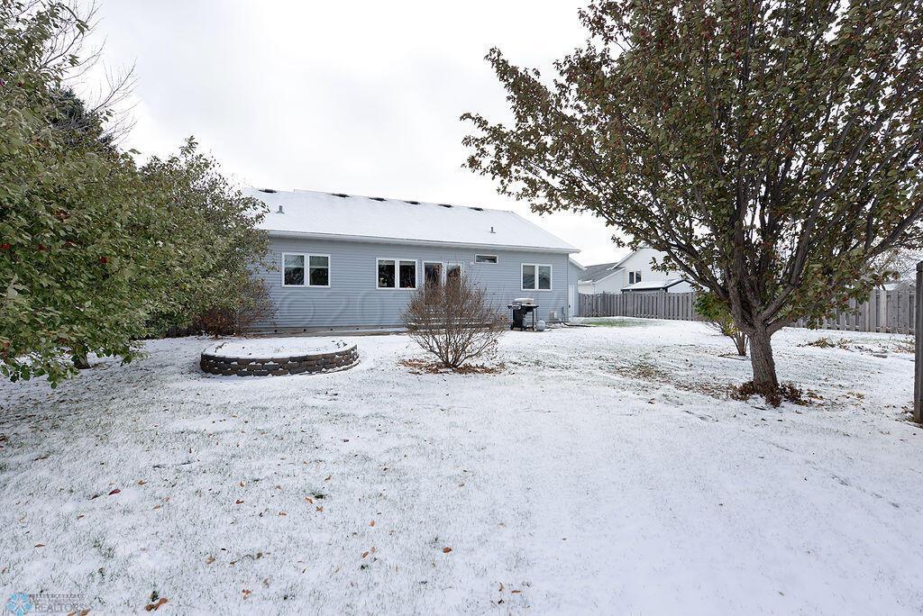 Large Fenced Yard