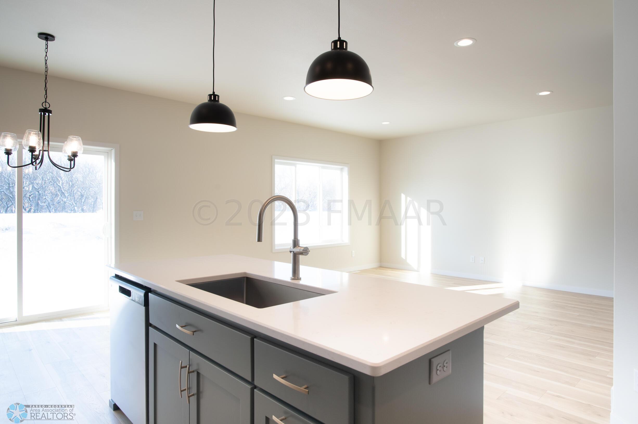1360_GOLDENWOOD_DR-8