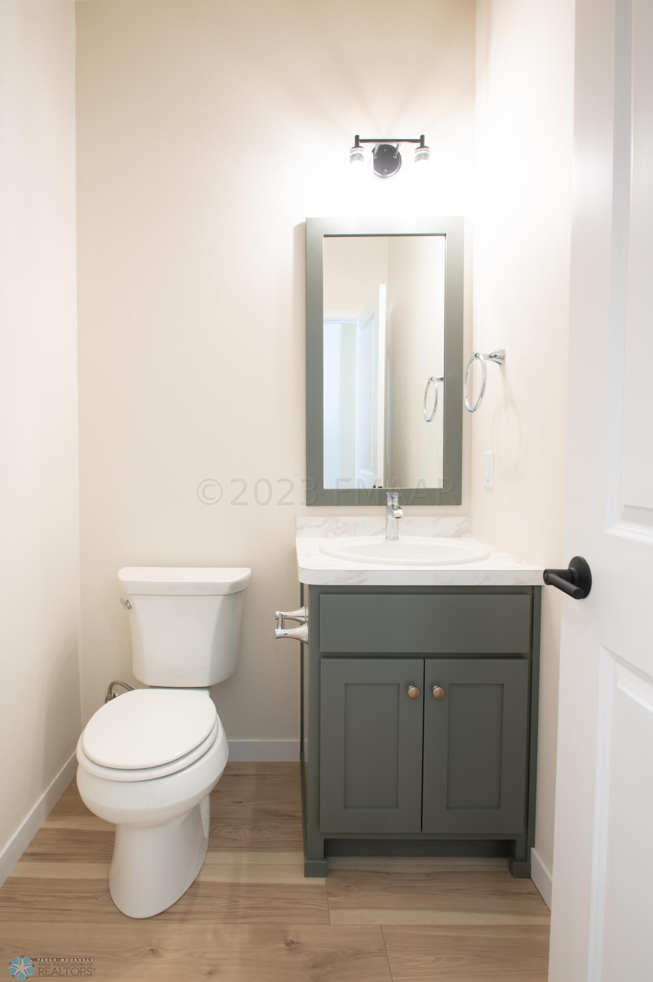 1360_GOLDENWOOD_DR-10