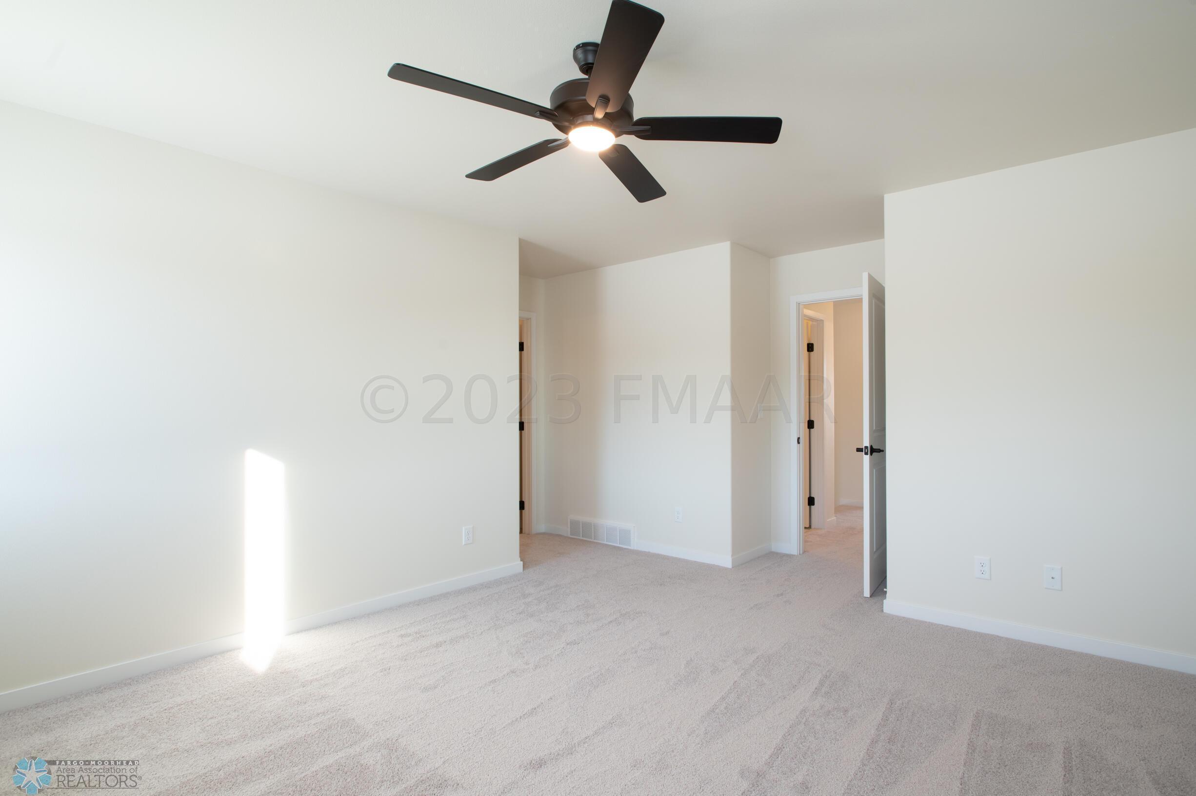 1360_GOLDENWOOD_DR-12