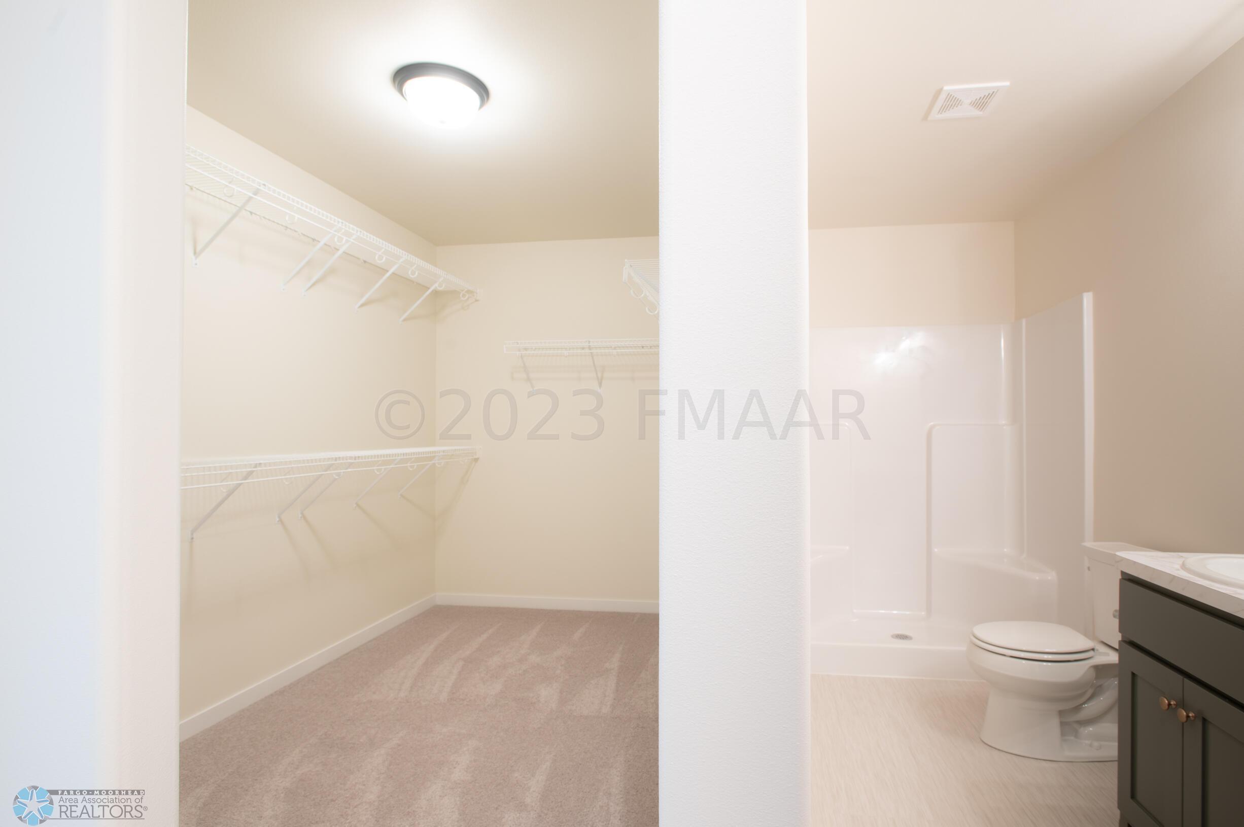 1360_GOLDENWOOD_DR-13