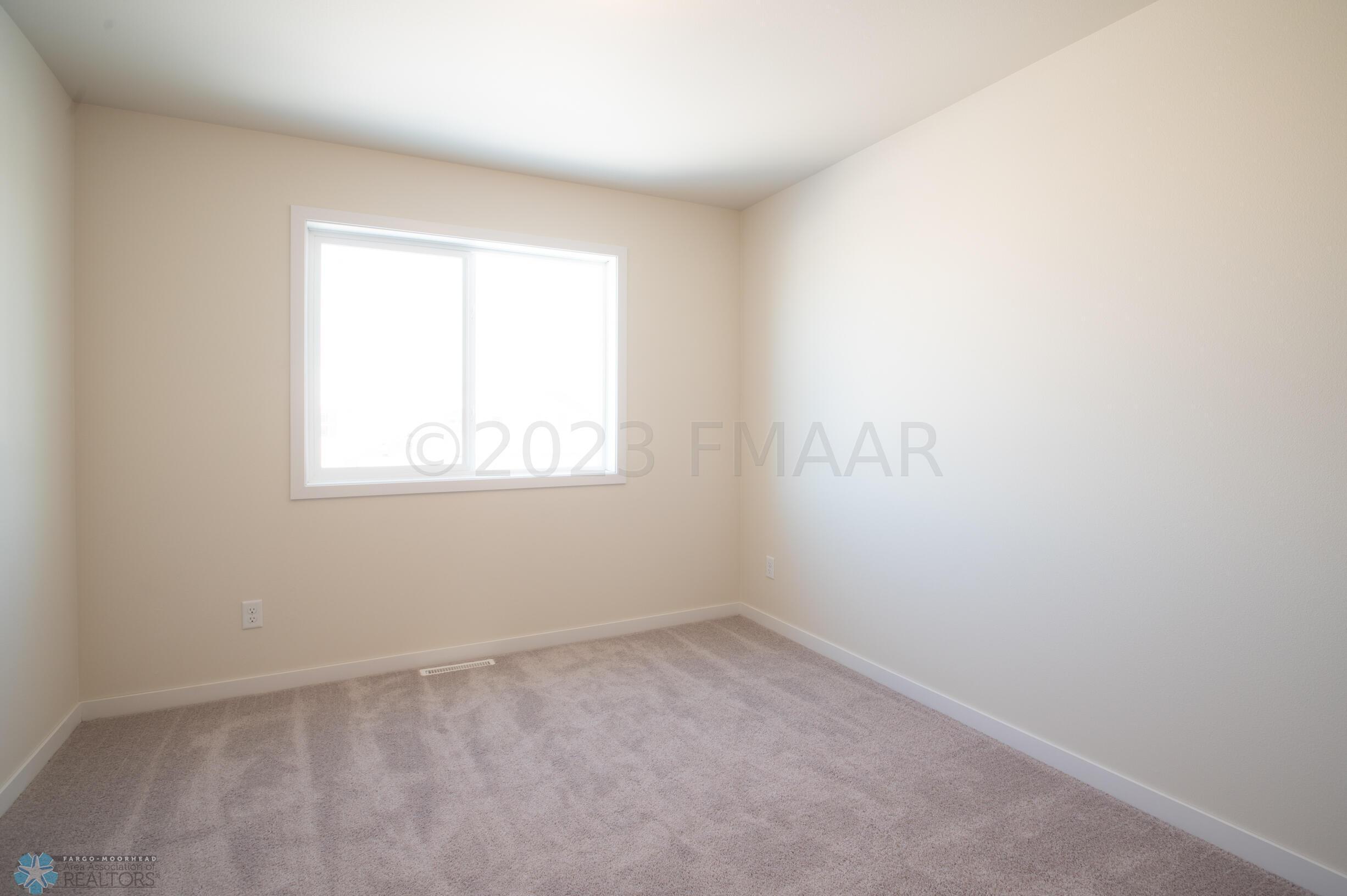 1360_GOLDENWOOD_DR-17