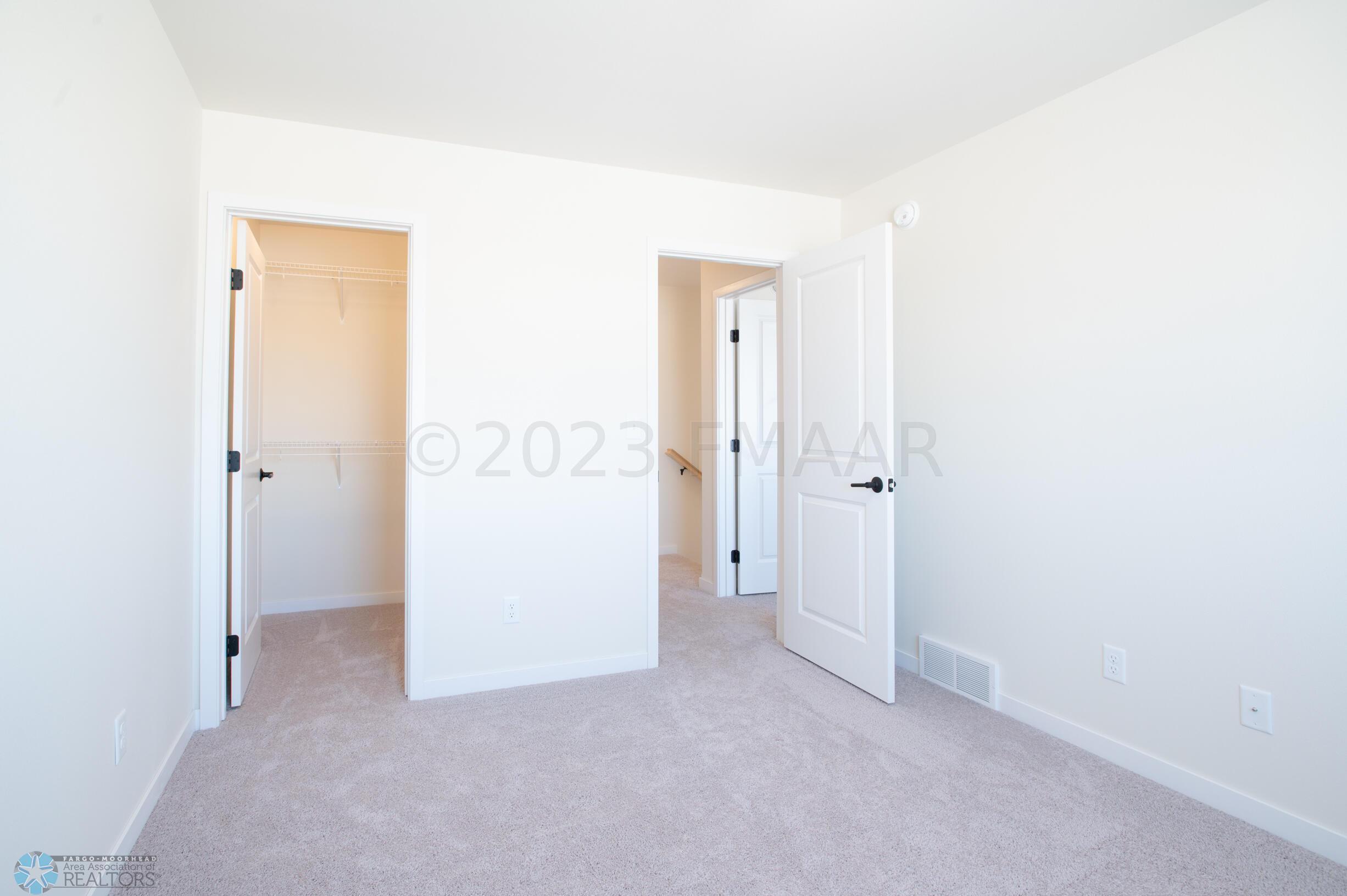 1360_GOLDENWOOD_DR-18