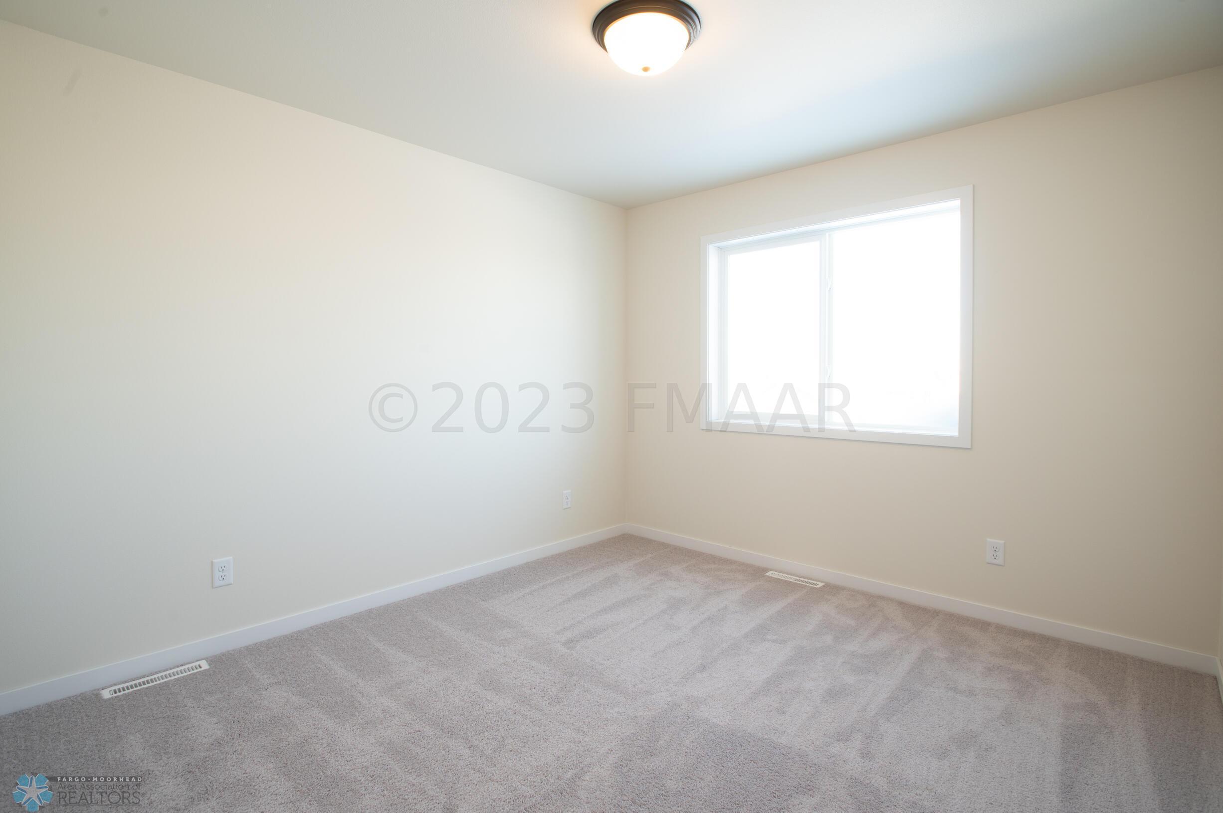 1360_GOLDENWOOD_DR-19