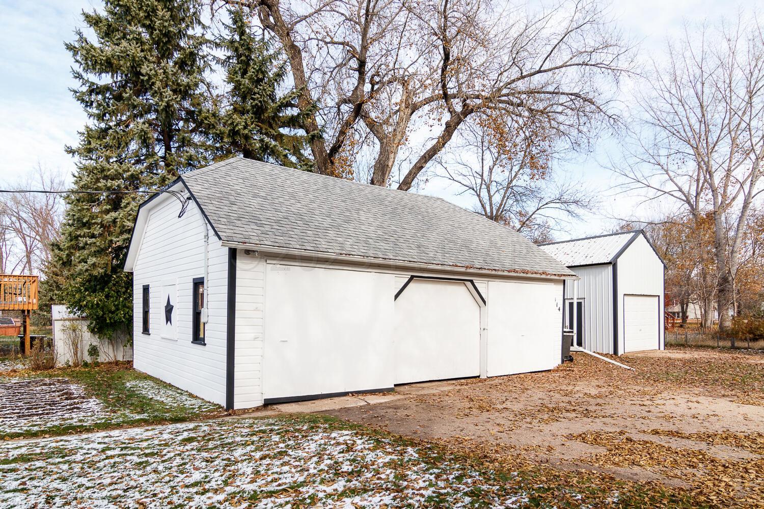 3-Stall Garage