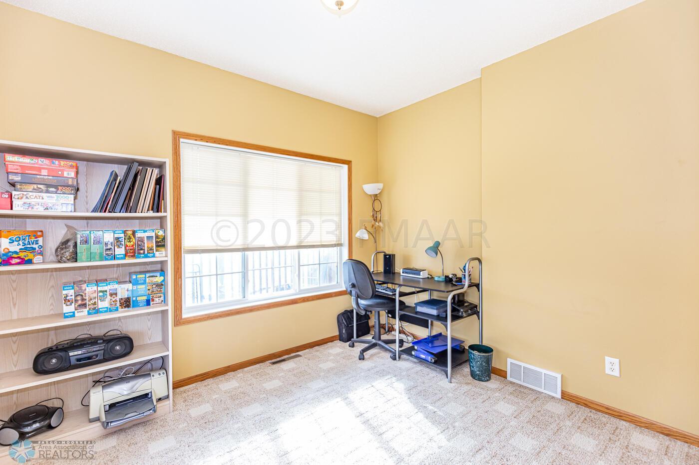 Bedroom/Office On Main