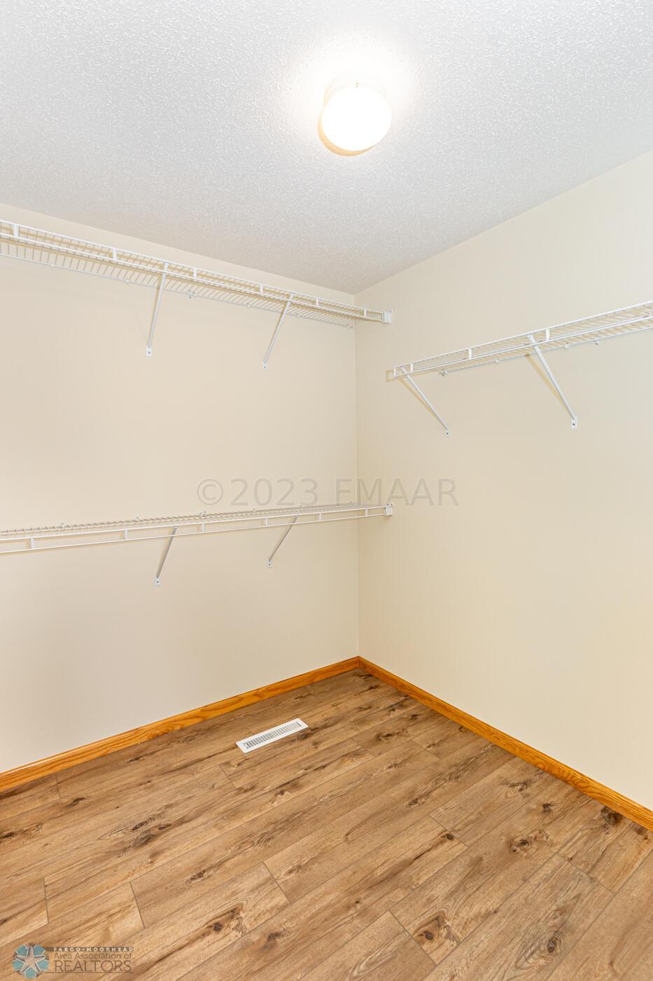 Walk-In-Closet