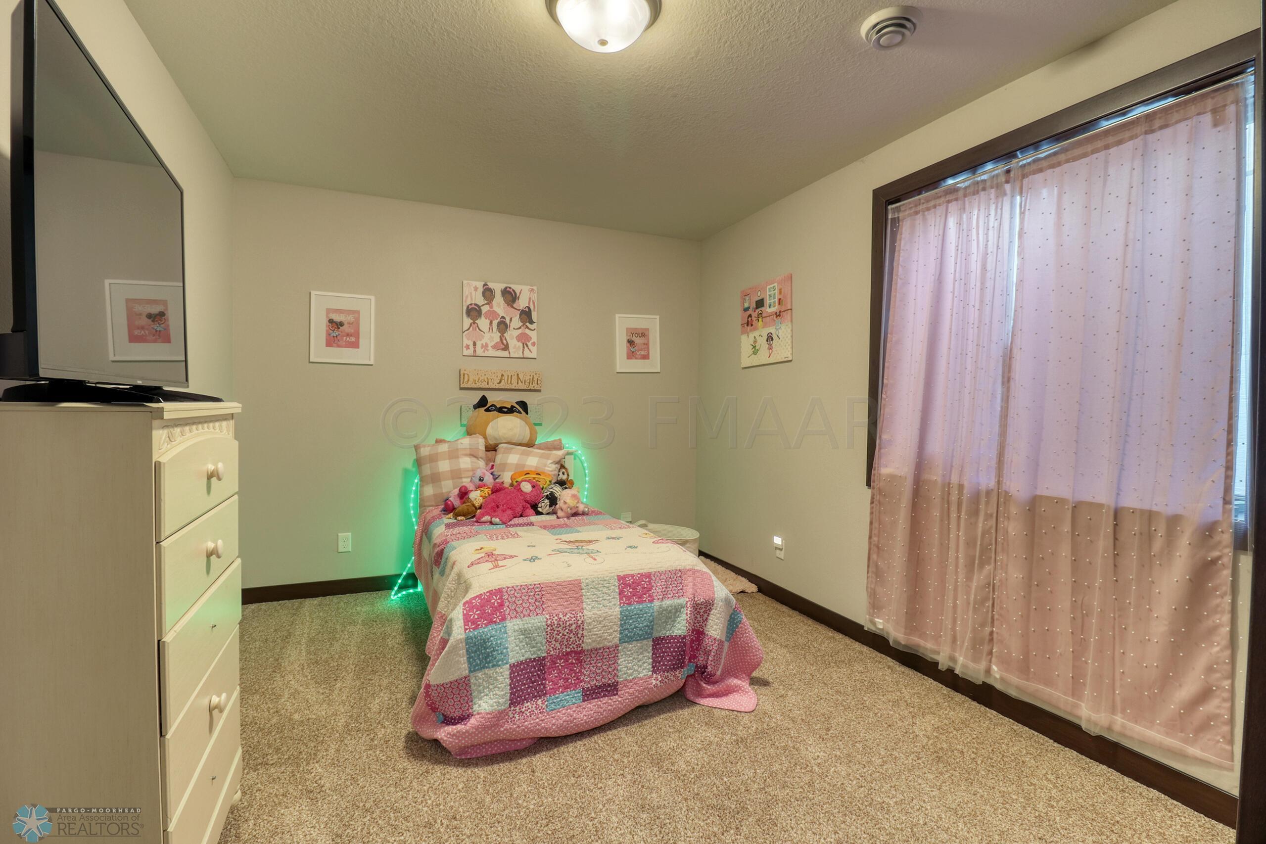 Basement Bedroom2_1