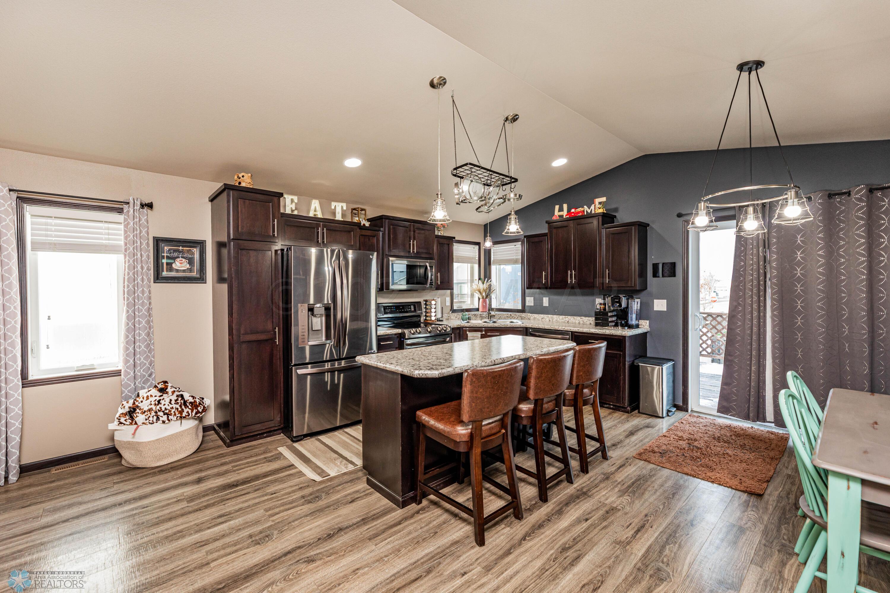 444317(22of40)
