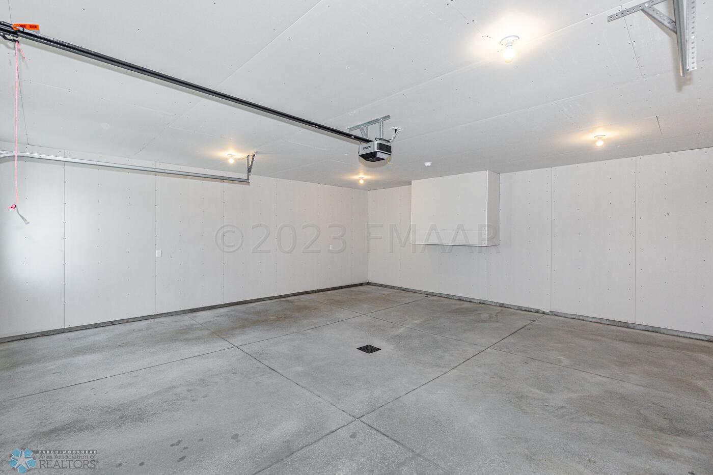 2.5 Stall Garage