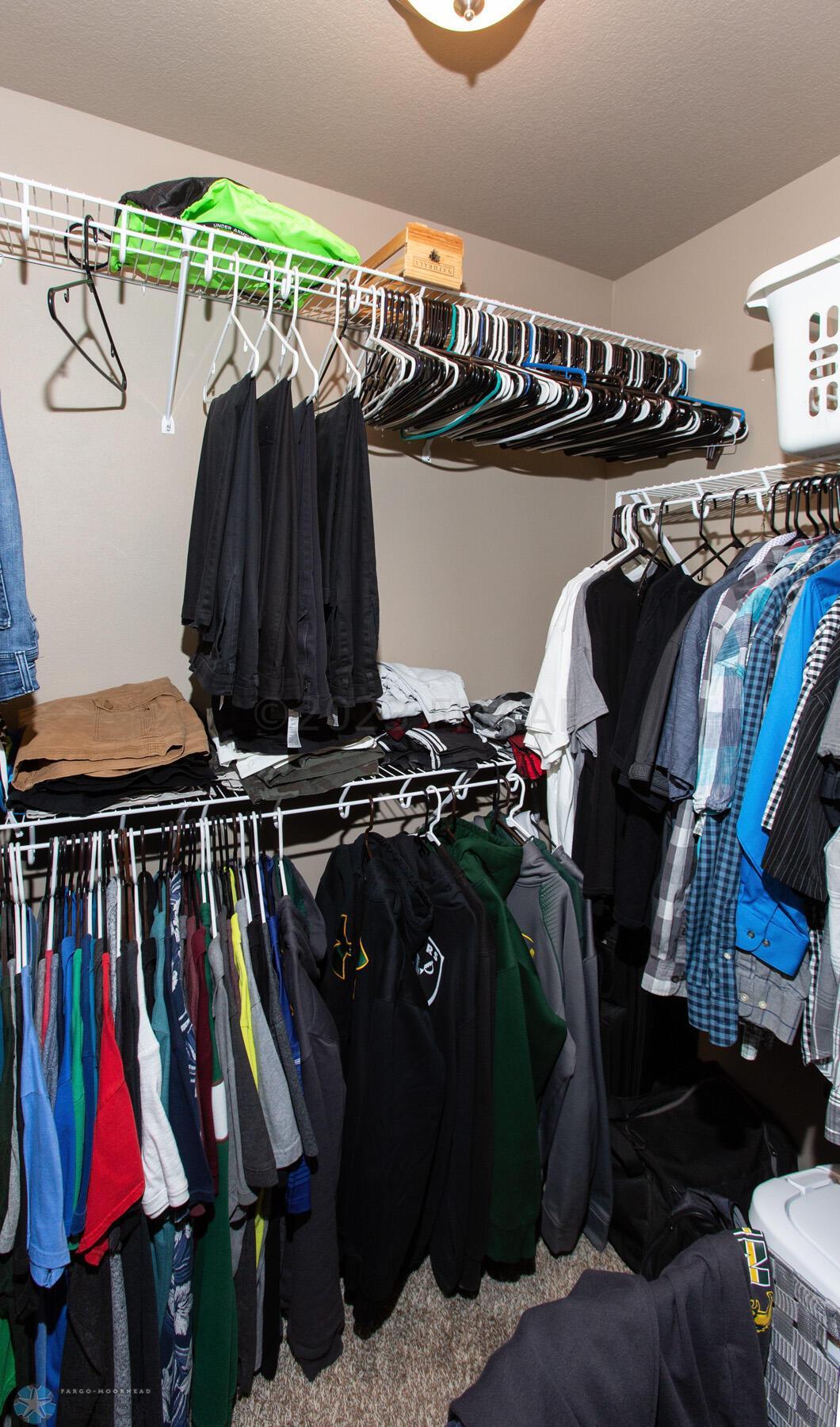 Walk-In-Closet