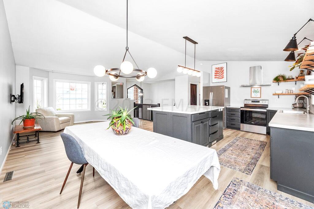 Dining/Kitchen