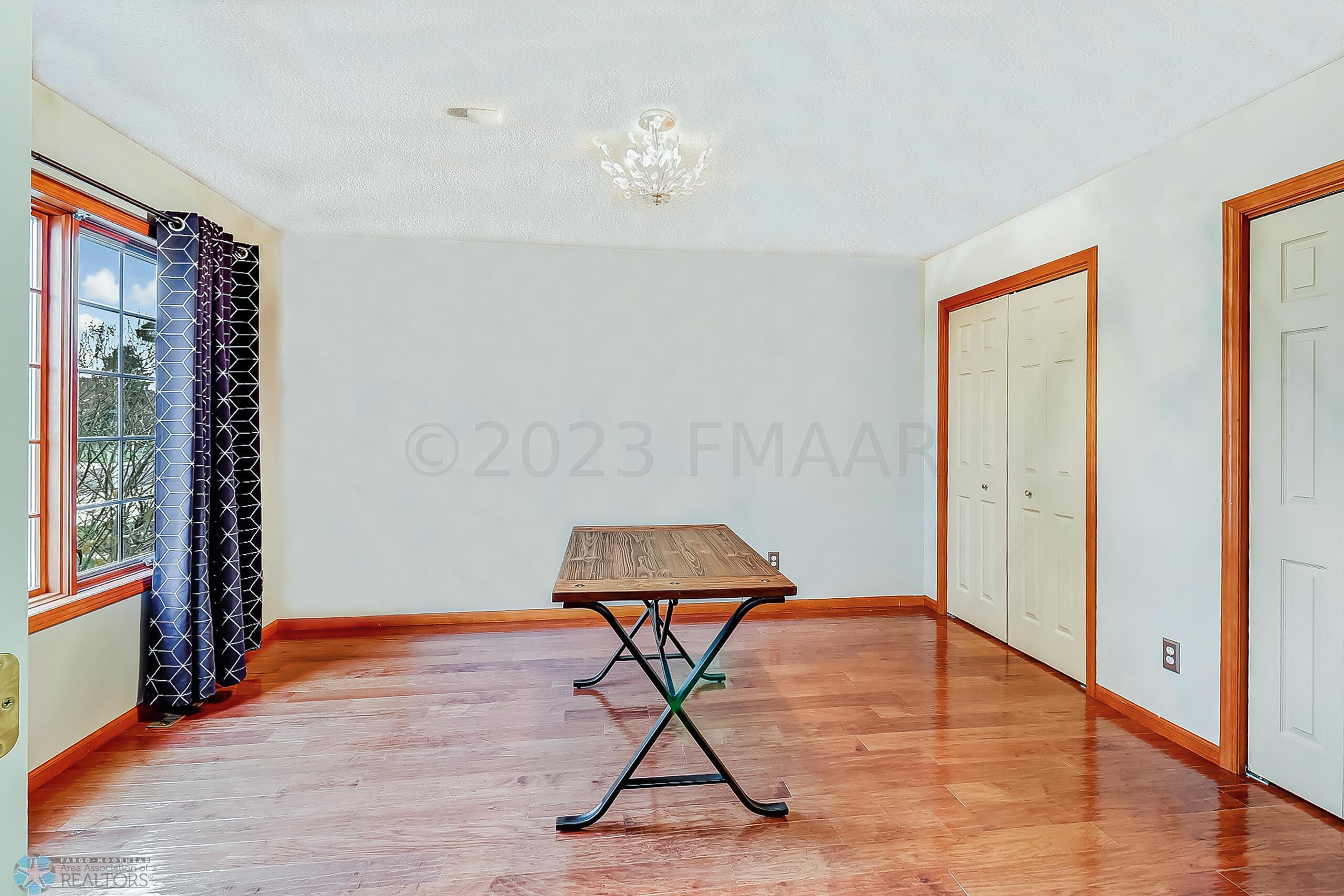 Office1_01