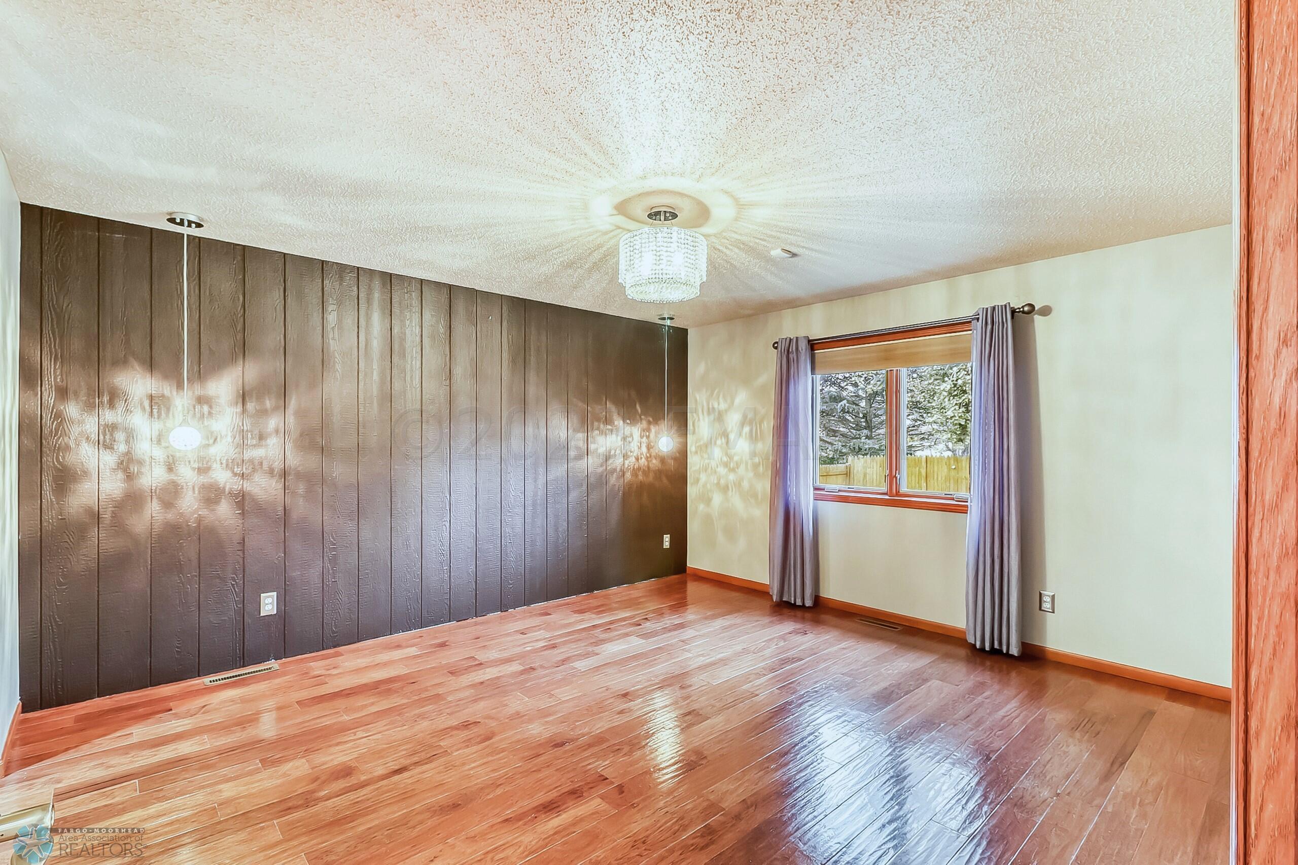 Primary Bedroom1_0