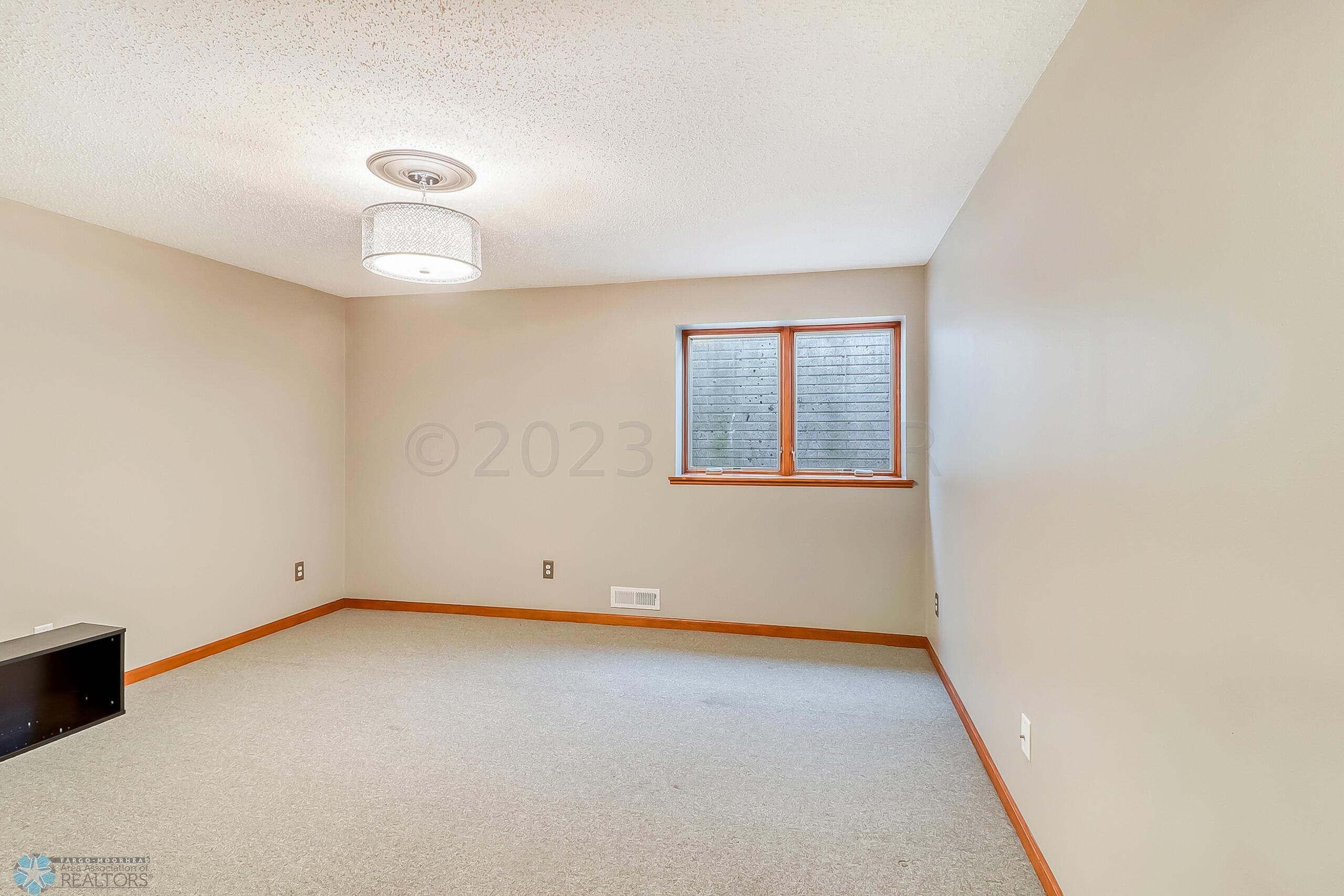 Basement Bedroom2_1