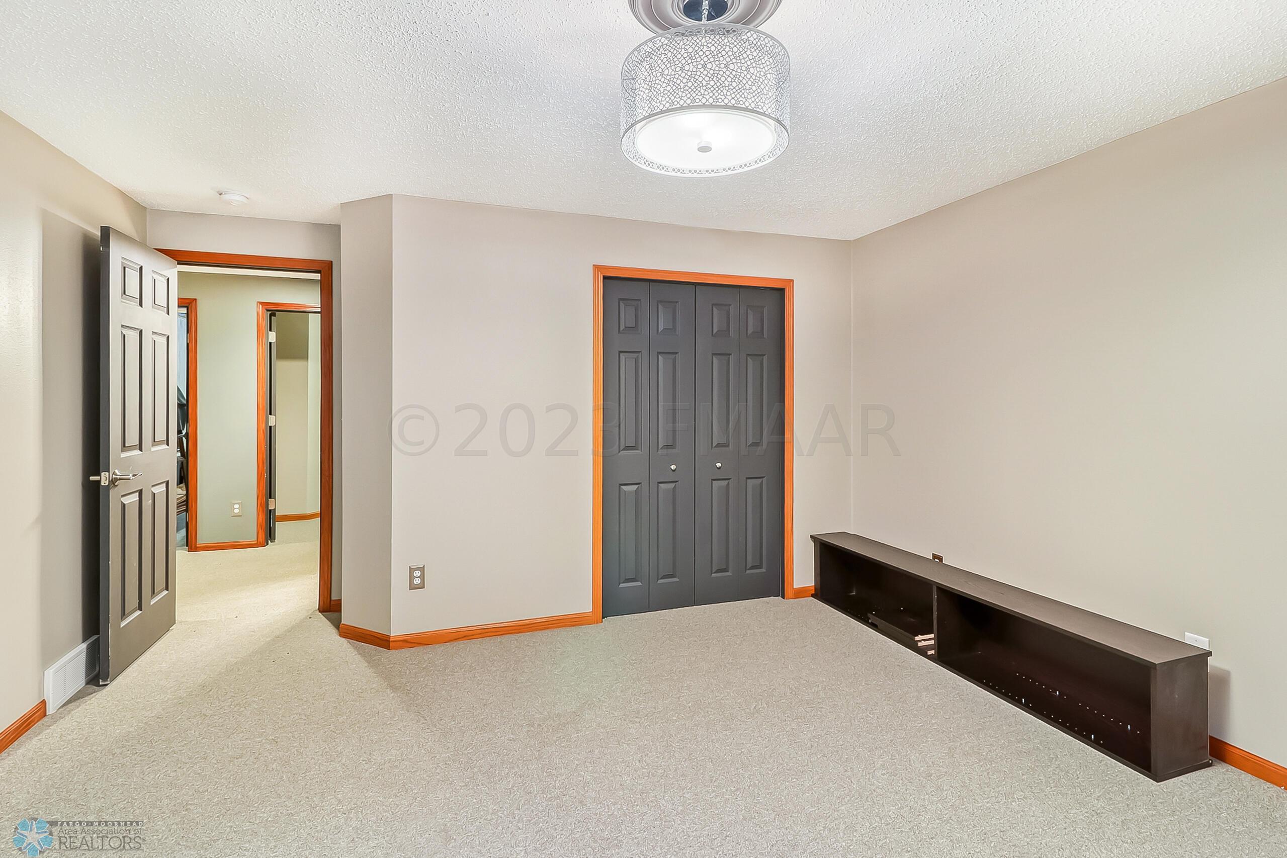 Basement Bedroom2_2