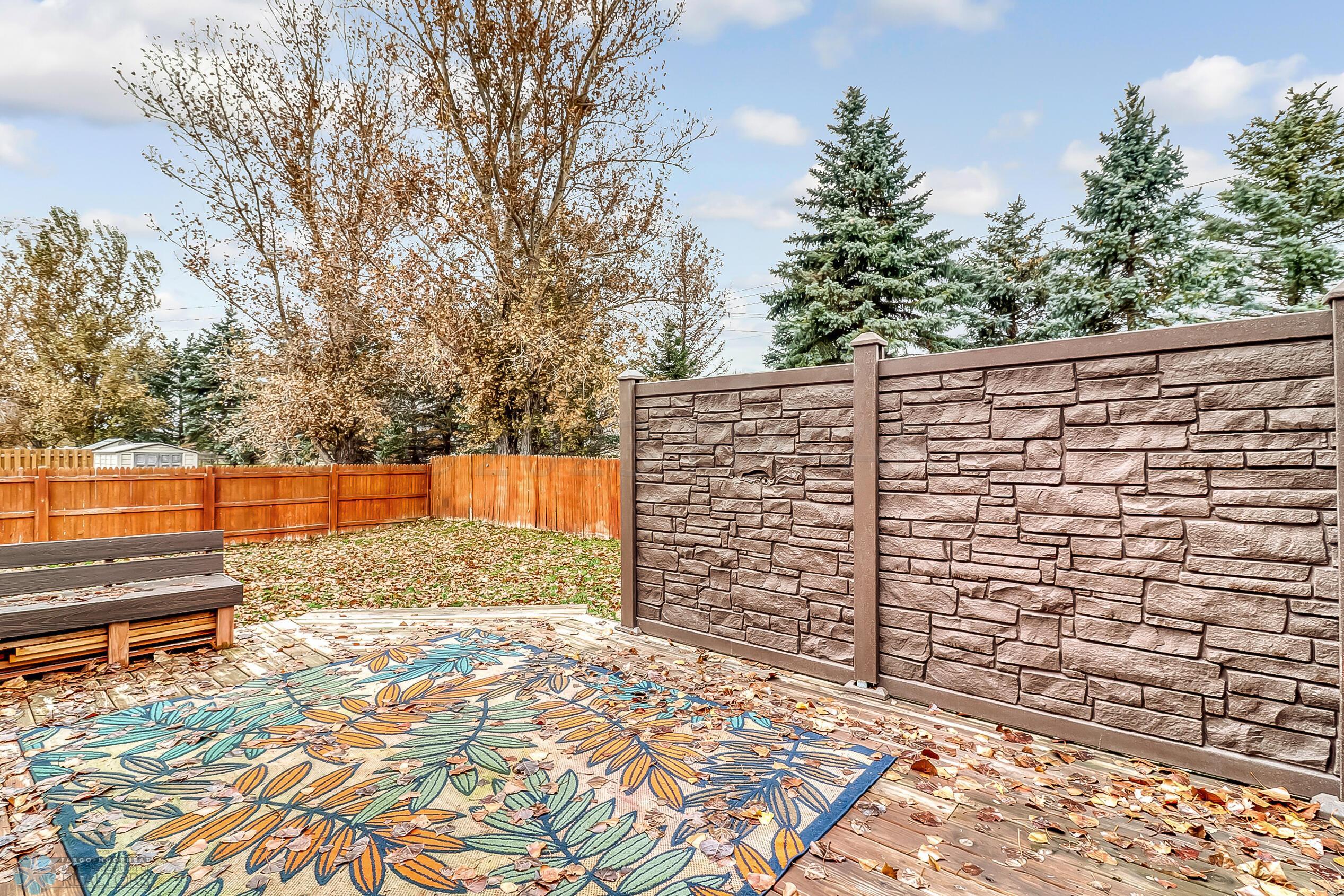 Backyard_deck1_0