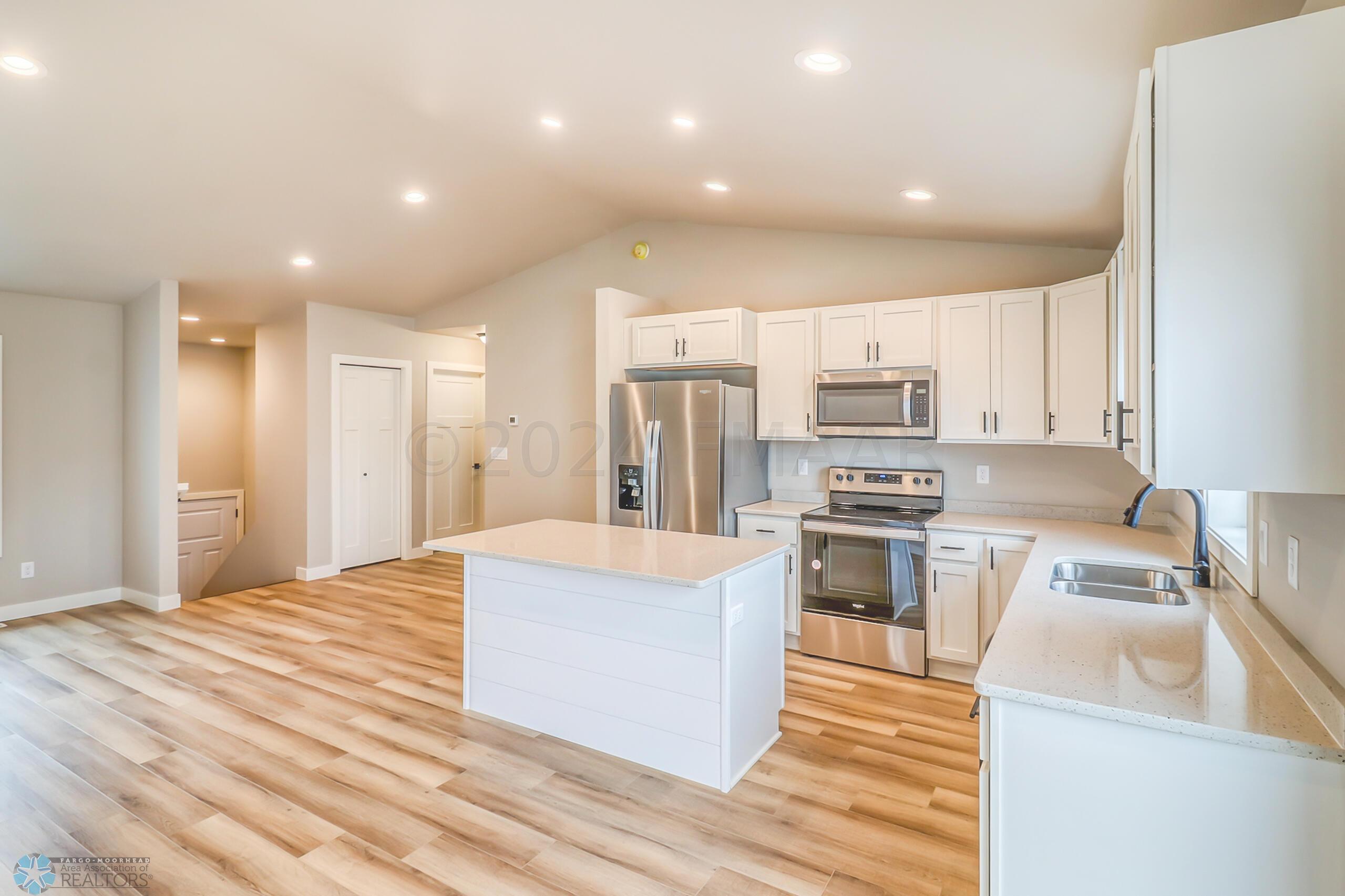 Kitchen (2)