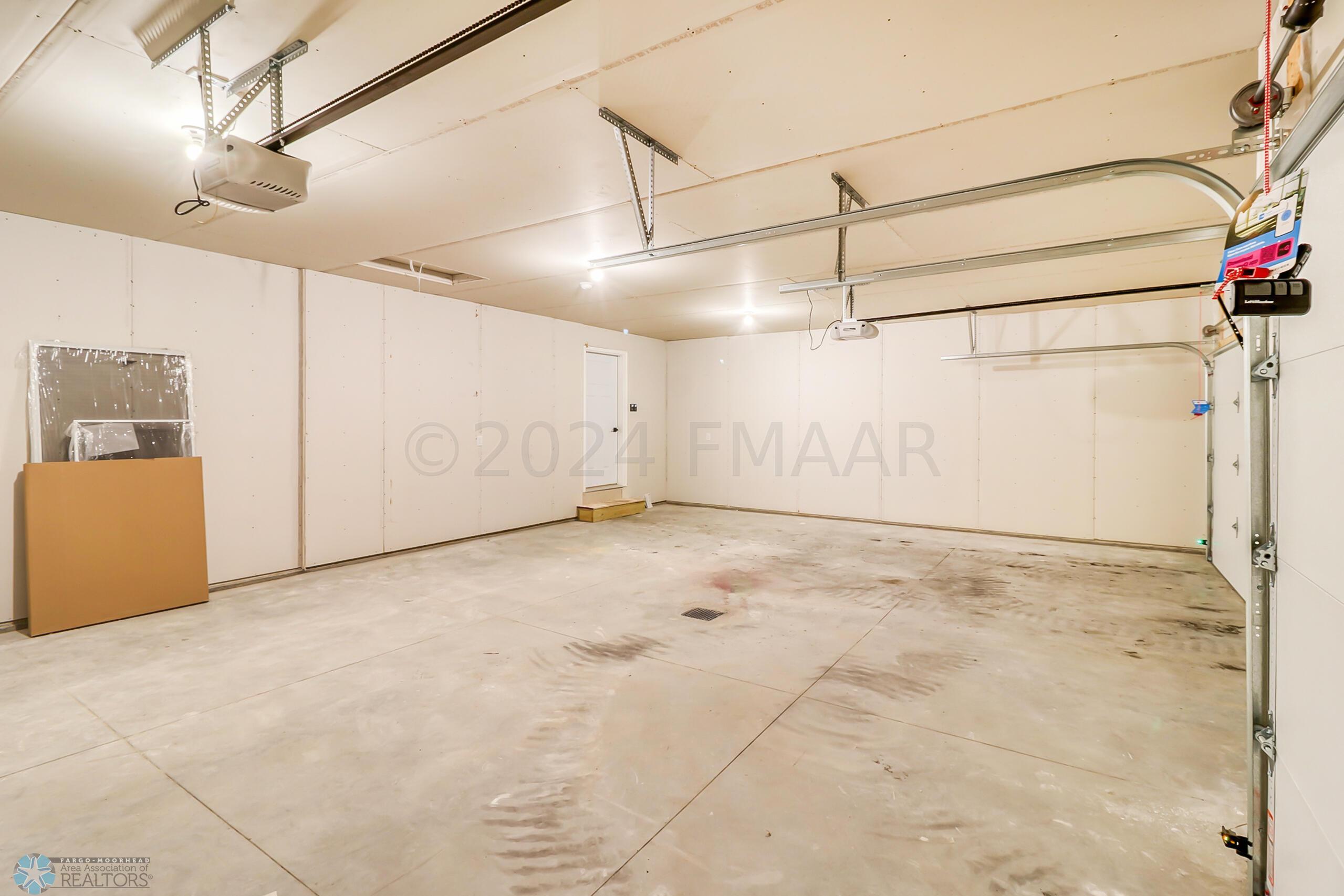 Garage (1)