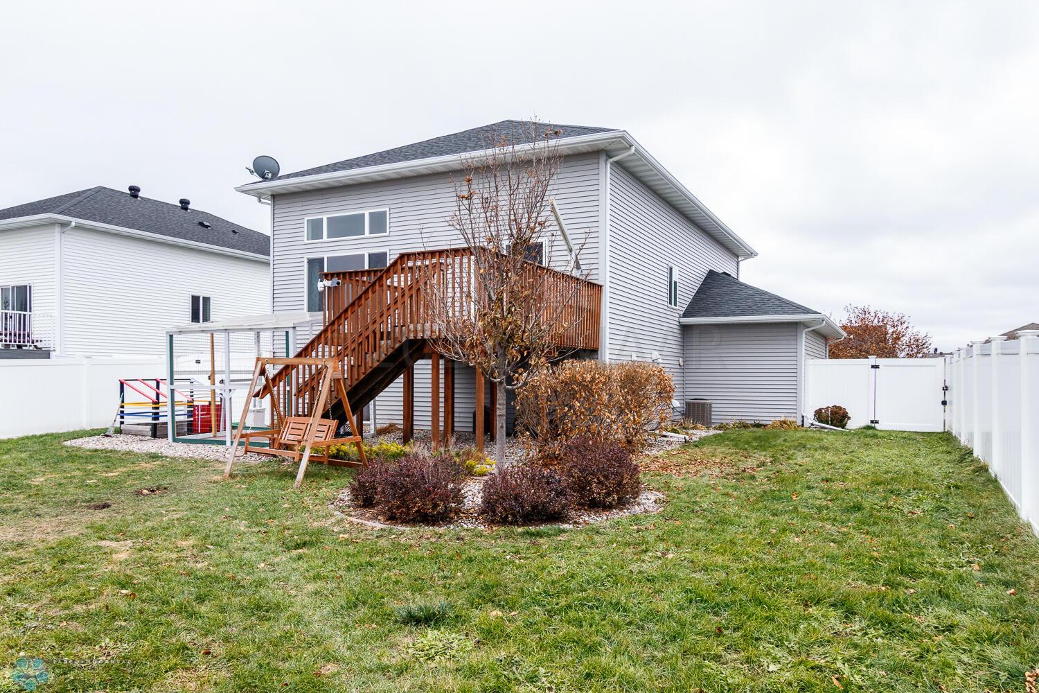 Deck & Backyard